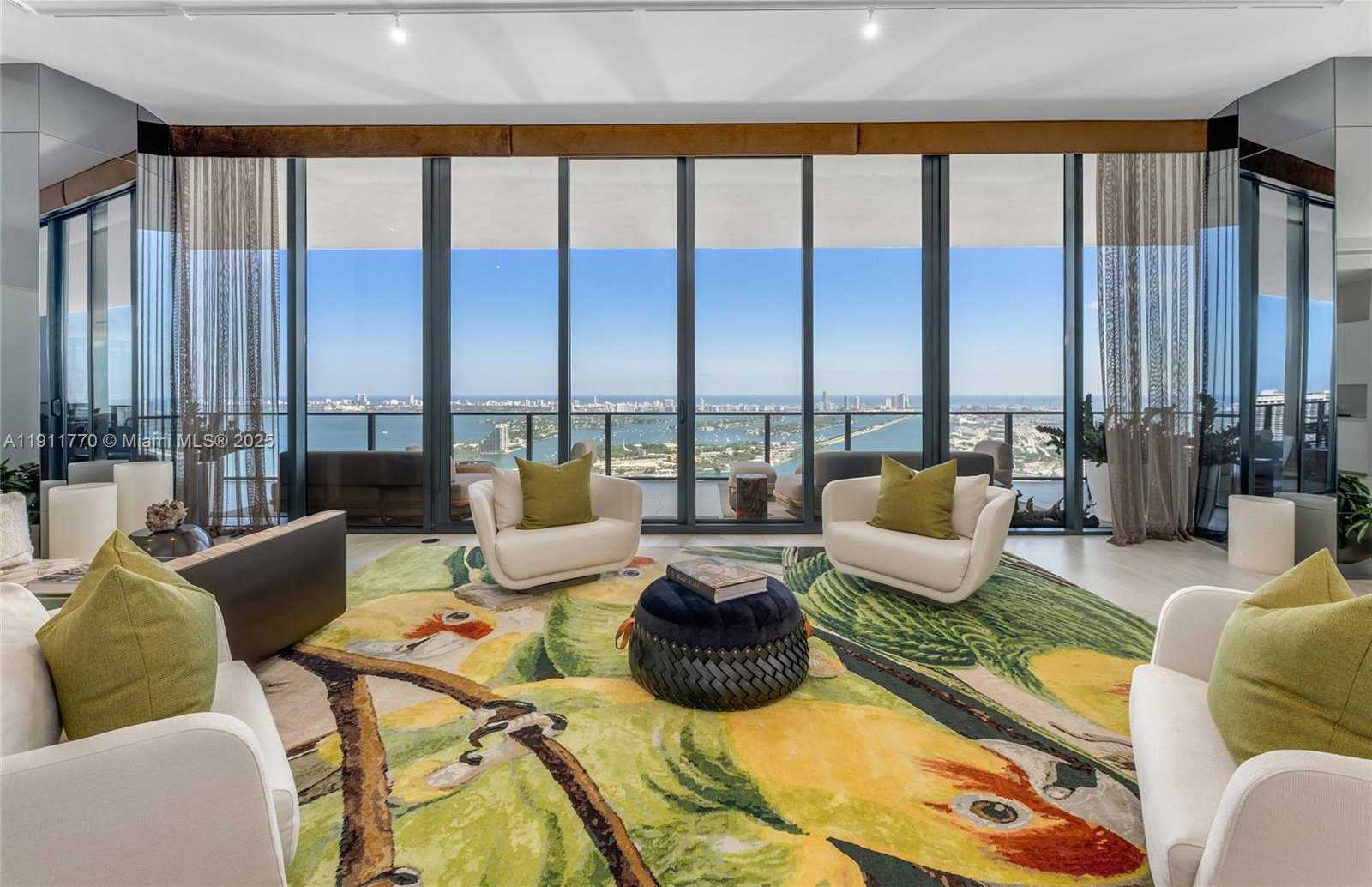 Imagen de Pequeño Objeto