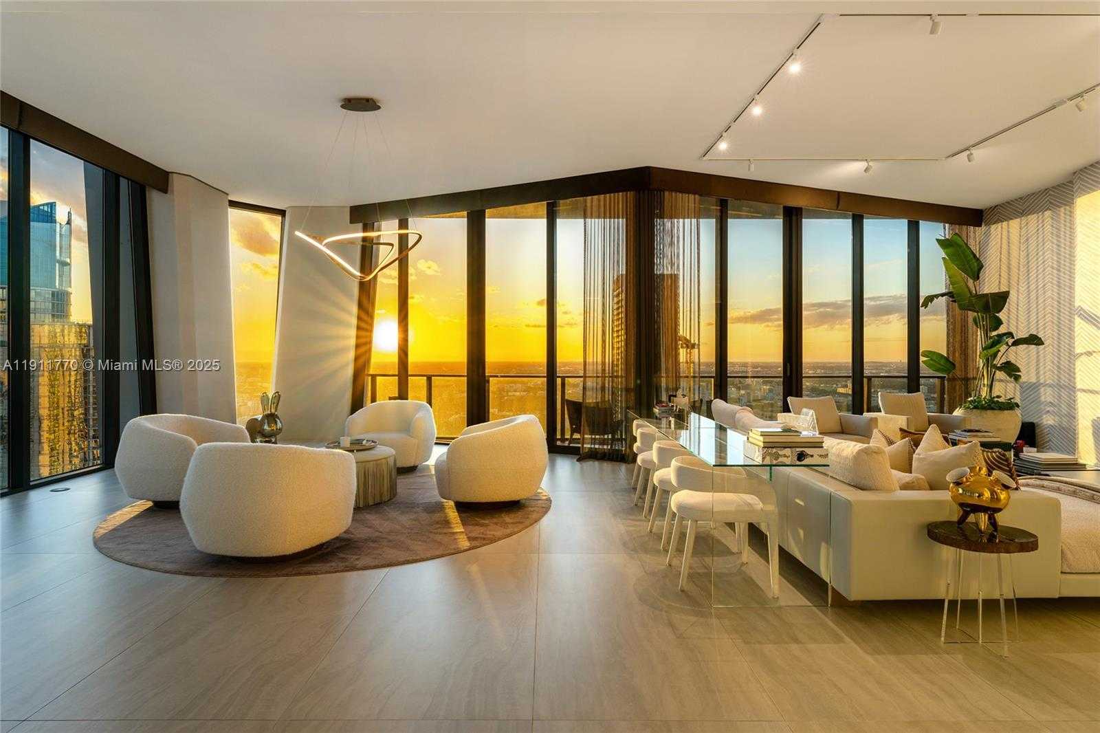 Imagen de Pequeño Objeto