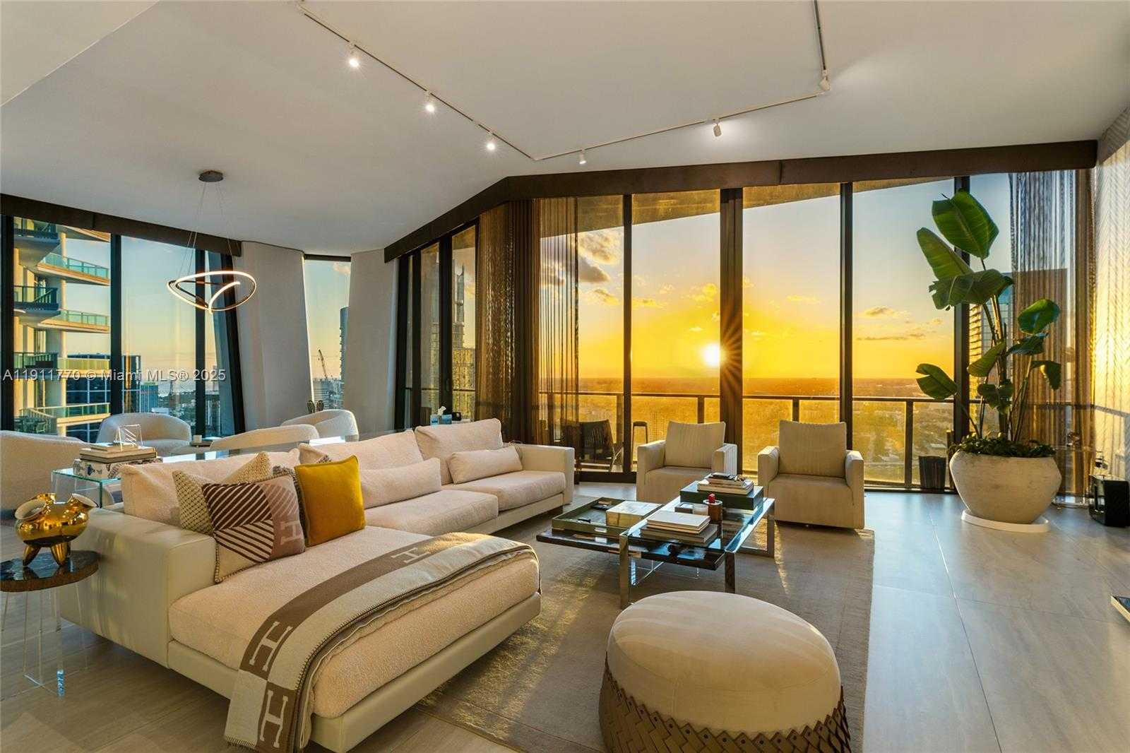 Imagen de Pequeño Objeto