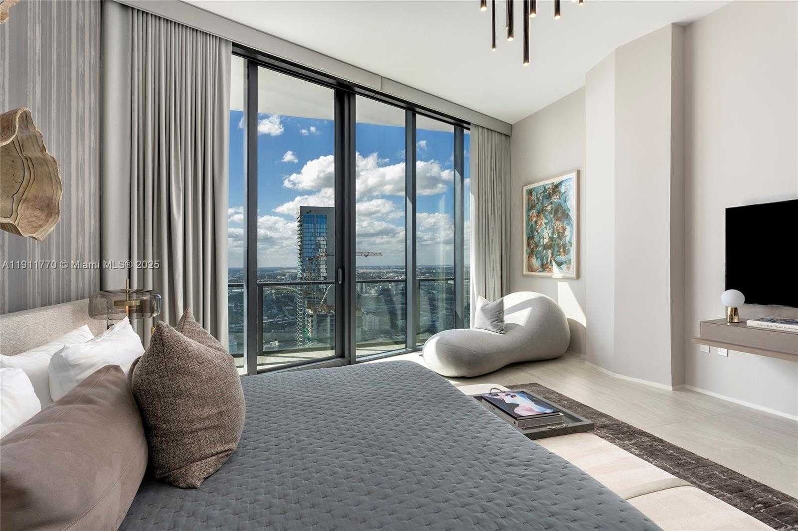 Imagen de Pequeño Objeto