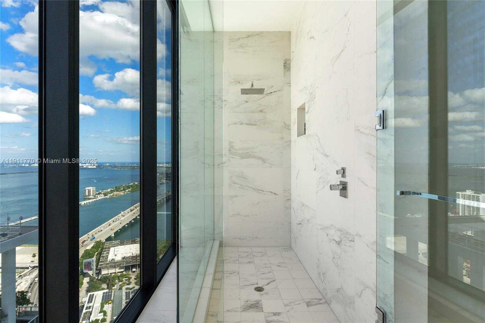 Imagen de Pequeño Objeto