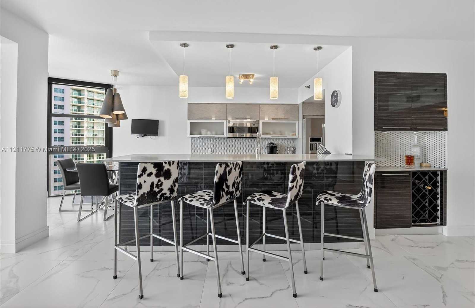 Small Image of 20281 EAST COUNTRY CLUB DR #1704, Aventura Number 11