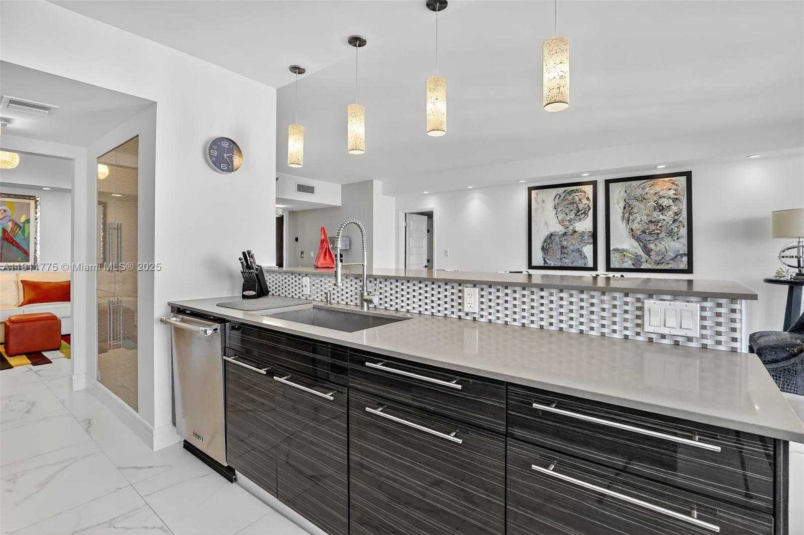 Small Image of 20281 EAST COUNTRY CLUB DR #1704, Aventura Number 14