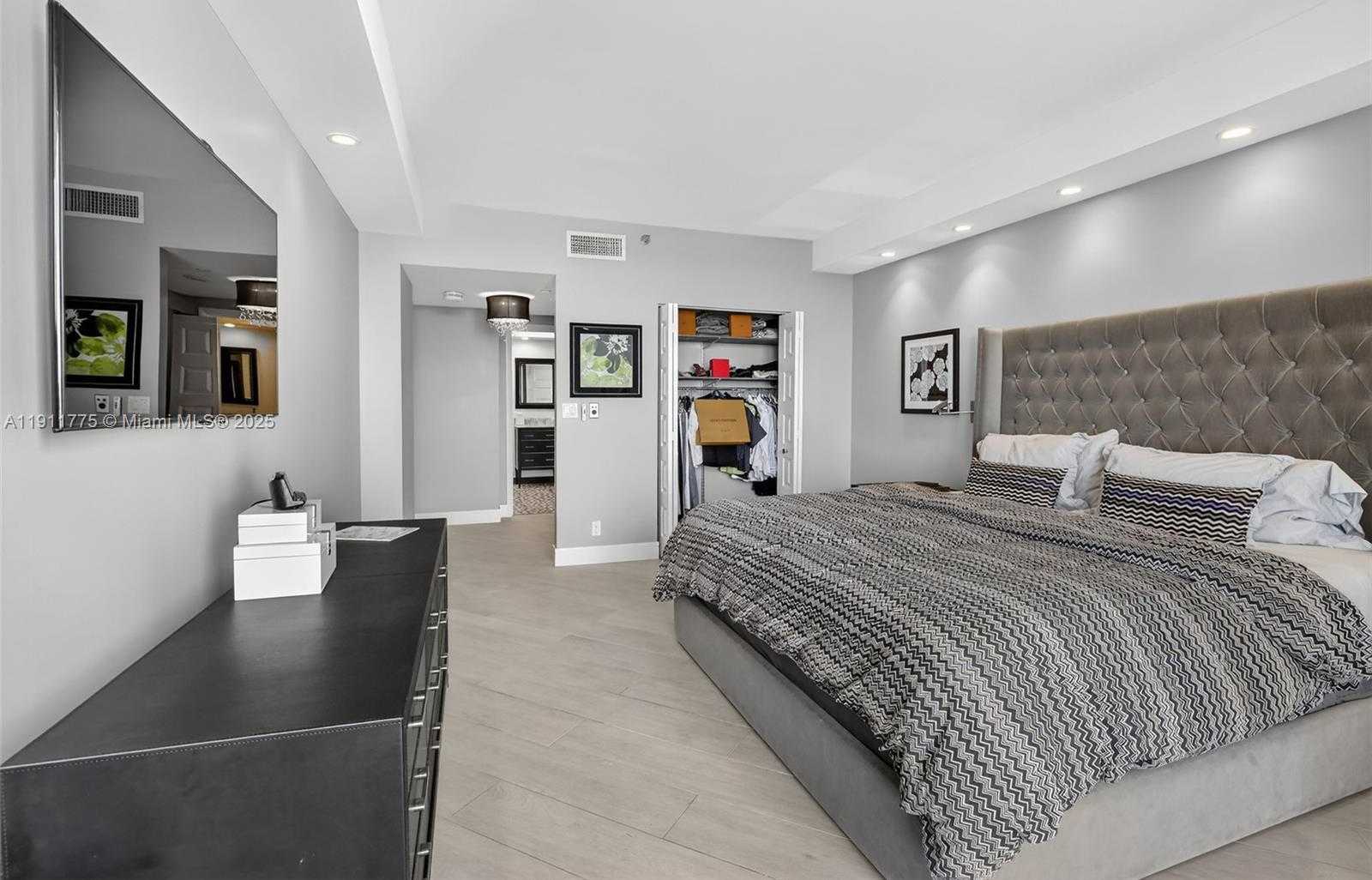 Small Image of 20281 EAST COUNTRY CLUB DR #1704, Aventura Number 29