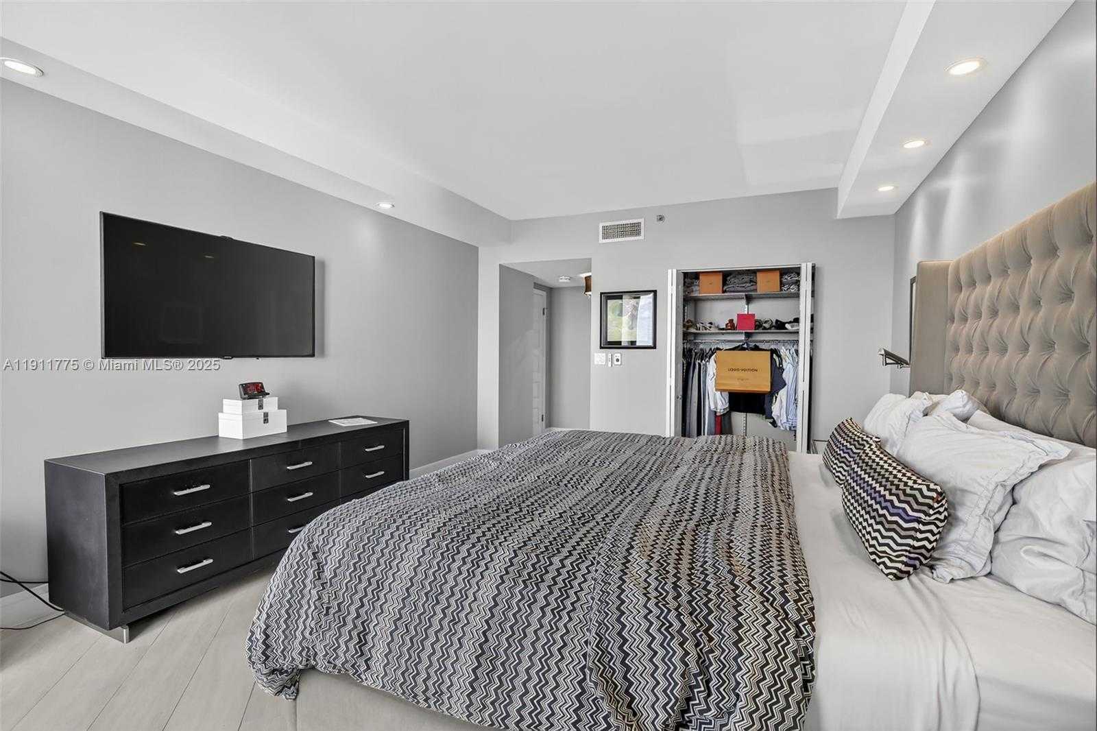 Small Image of 20281 EAST COUNTRY CLUB DR #1704, Aventura Number 30