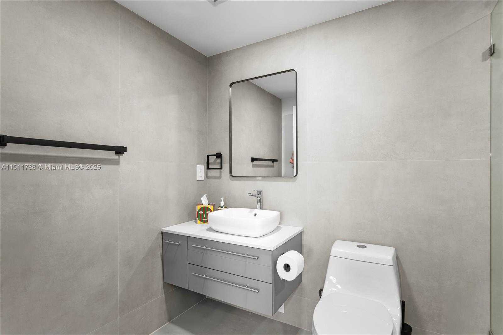 Small Image of 5001 COLLINS AVE #1G, Miami Beach Number 12