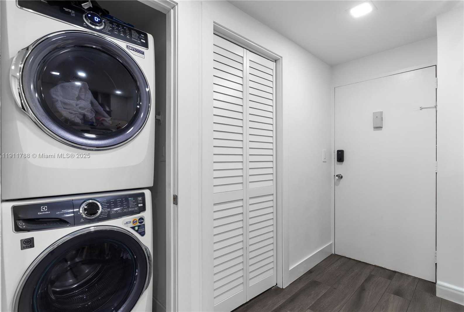 Small Image of 5001 COLLINS AVE #1G, Miami Beach Number 14