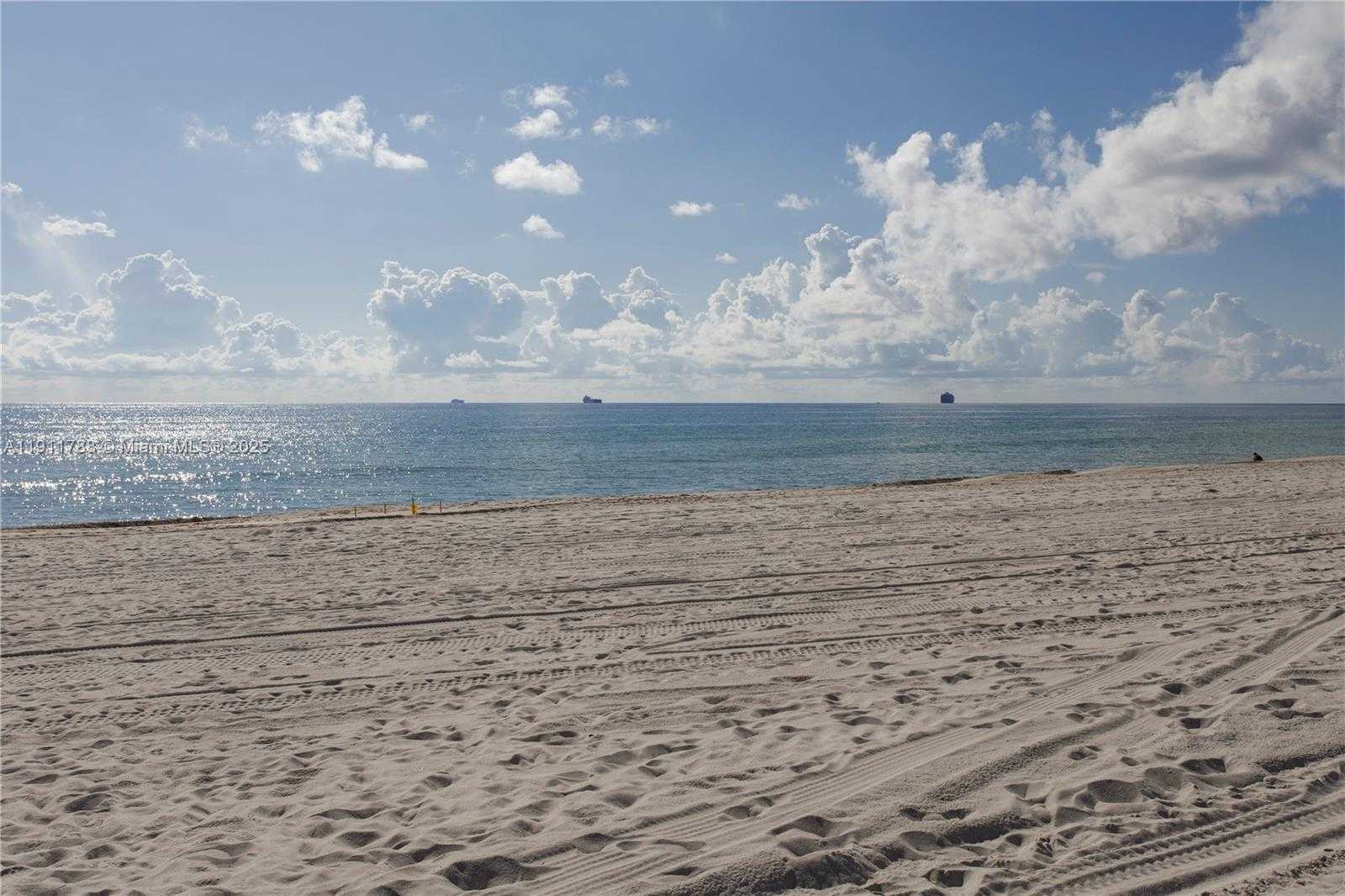 Small Image of 5001 COLLINS AVE #1G, Miami Beach Number 28