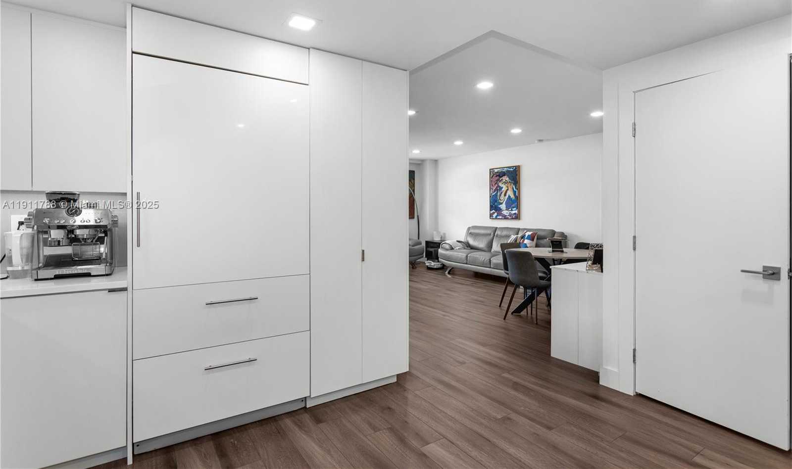 Small Image of 5001 COLLINS AVE #1G, Miami Beach Number 8