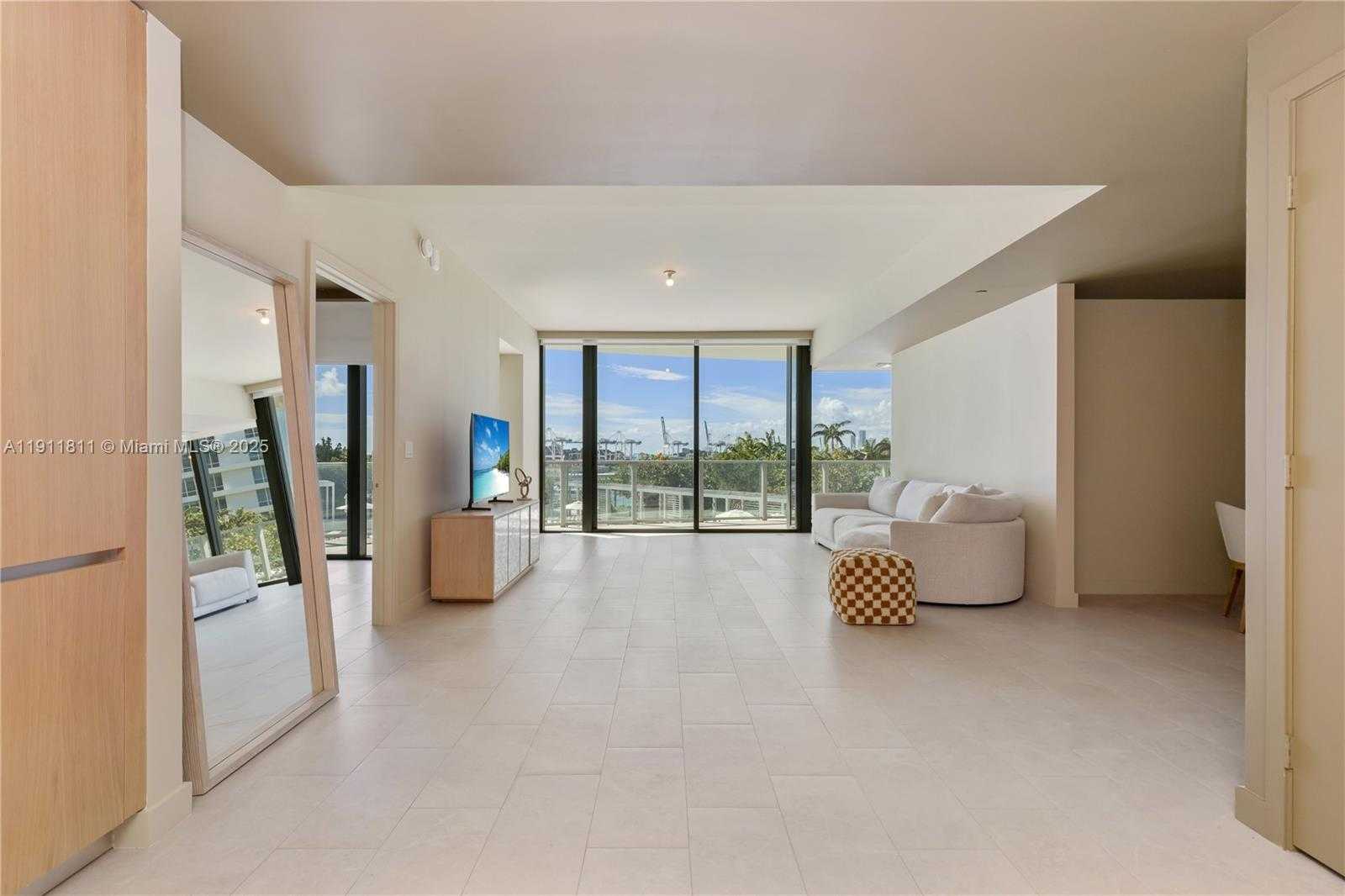 Small Image of 500 ALTON RD #802, Miami Beach Number 13