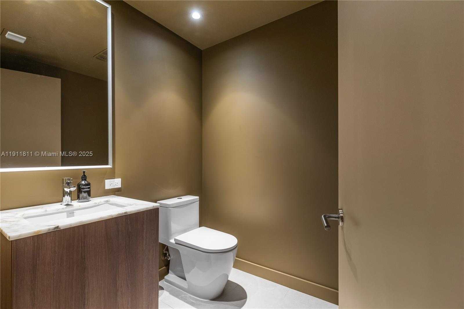 Small Image of 500 ALTON RD #802, Miami Beach Number 28