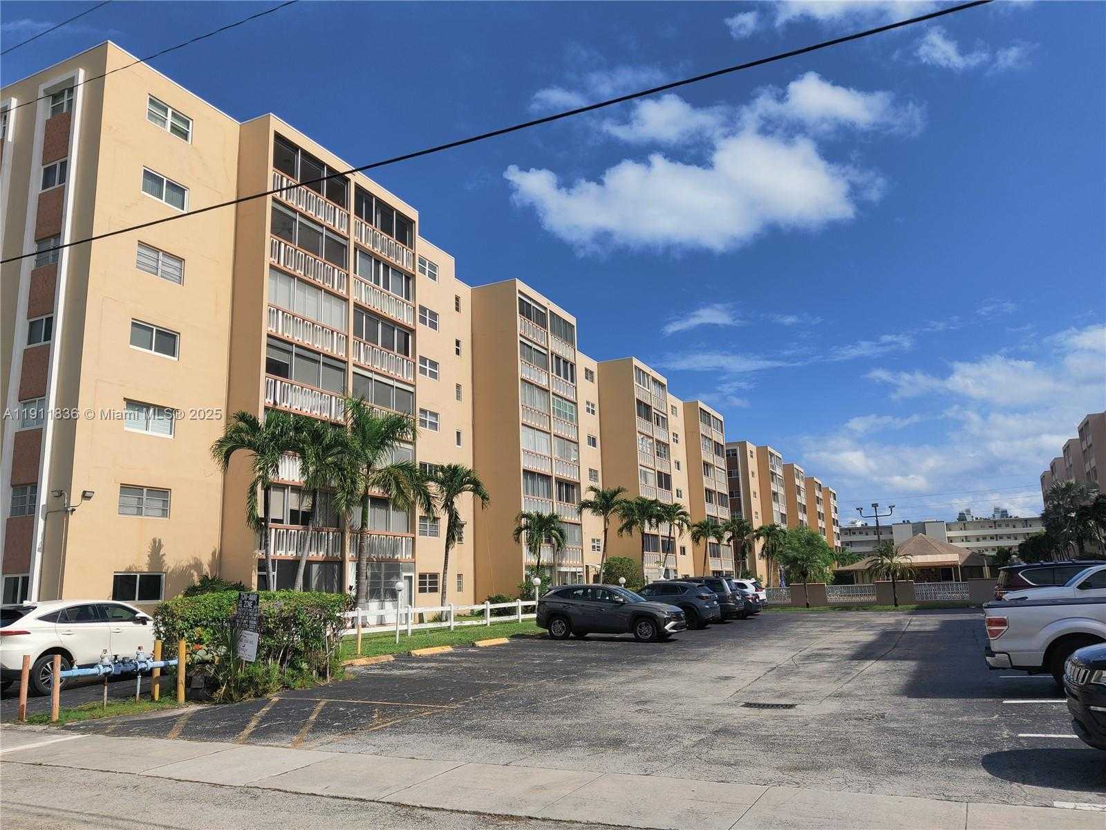 Small Image of 500 NORTH EAST 12TH AVE #102, Hallandale Beach Number 3