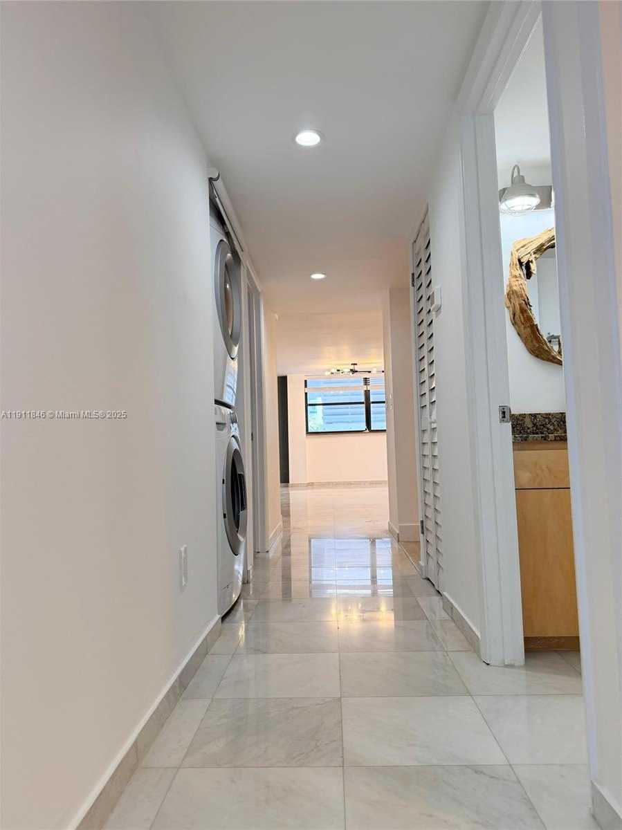 Small Image of 5845 COLLINS AVE #201, Miami Beach Number 18