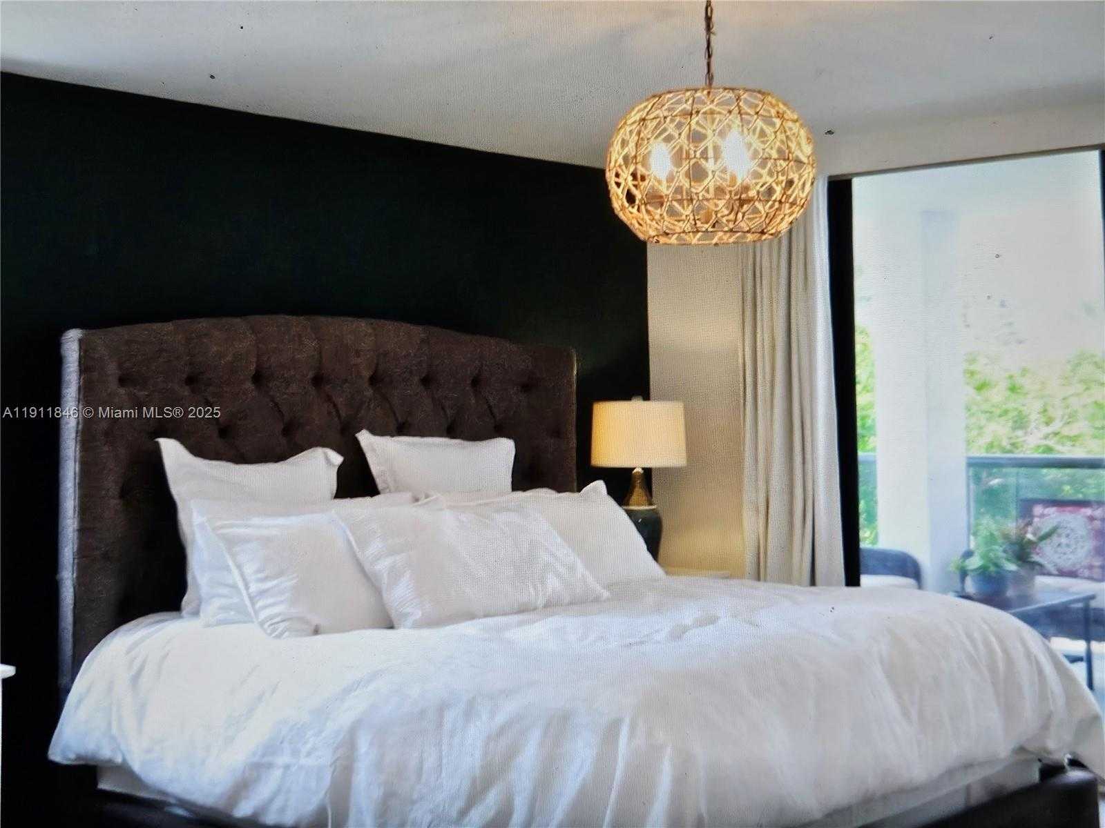 Small Image of 5845 COLLINS AVE #201, Miami Beach Number 21