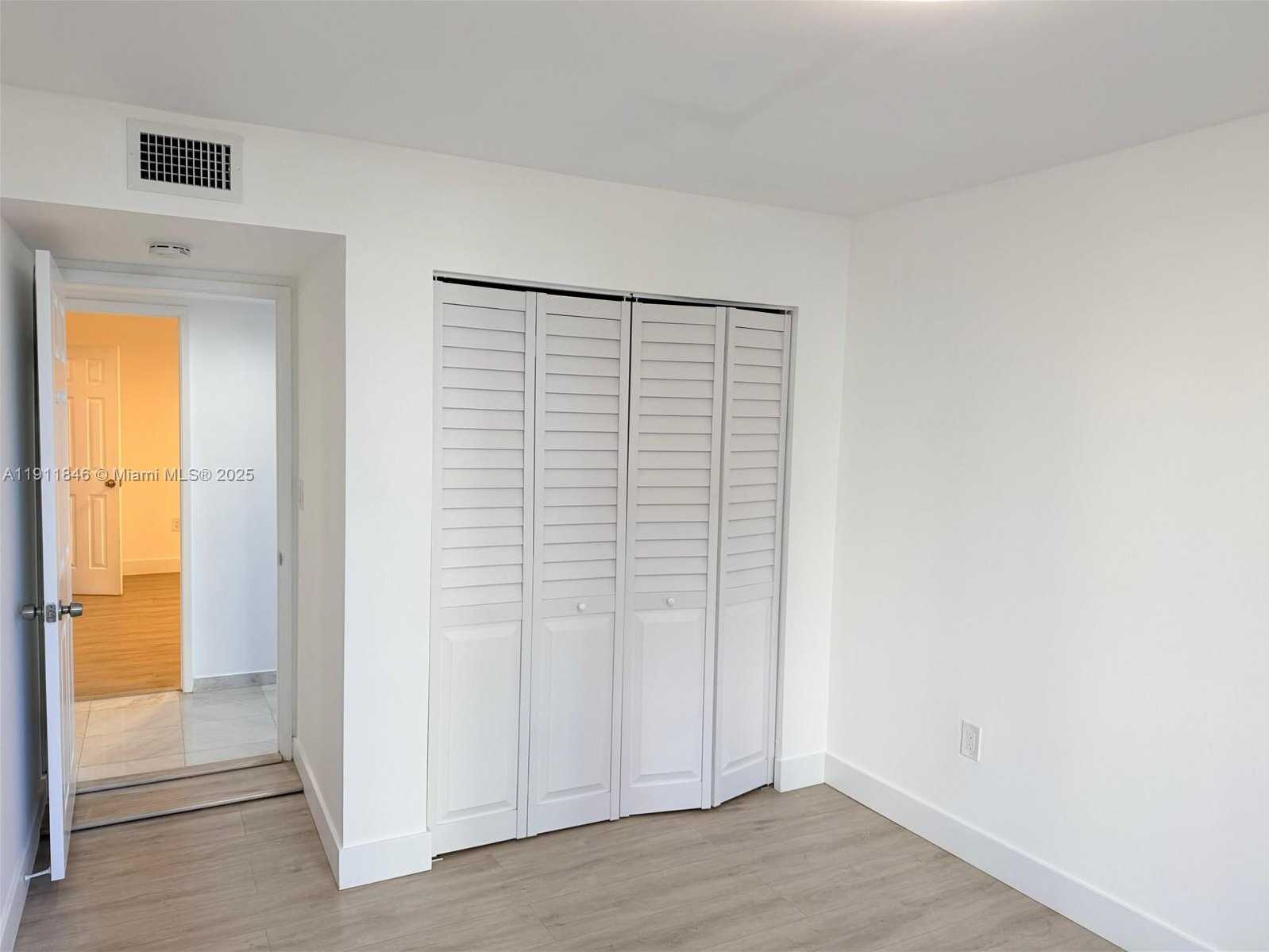 Small Image of 5845 COLLINS AVE #201, Miami Beach Number 32