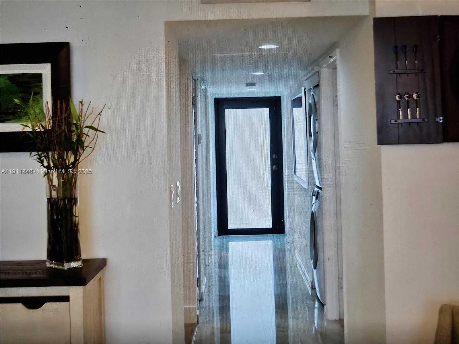 Small Image of 5845 COLLINS AVE #201, Miami Beach Number 7