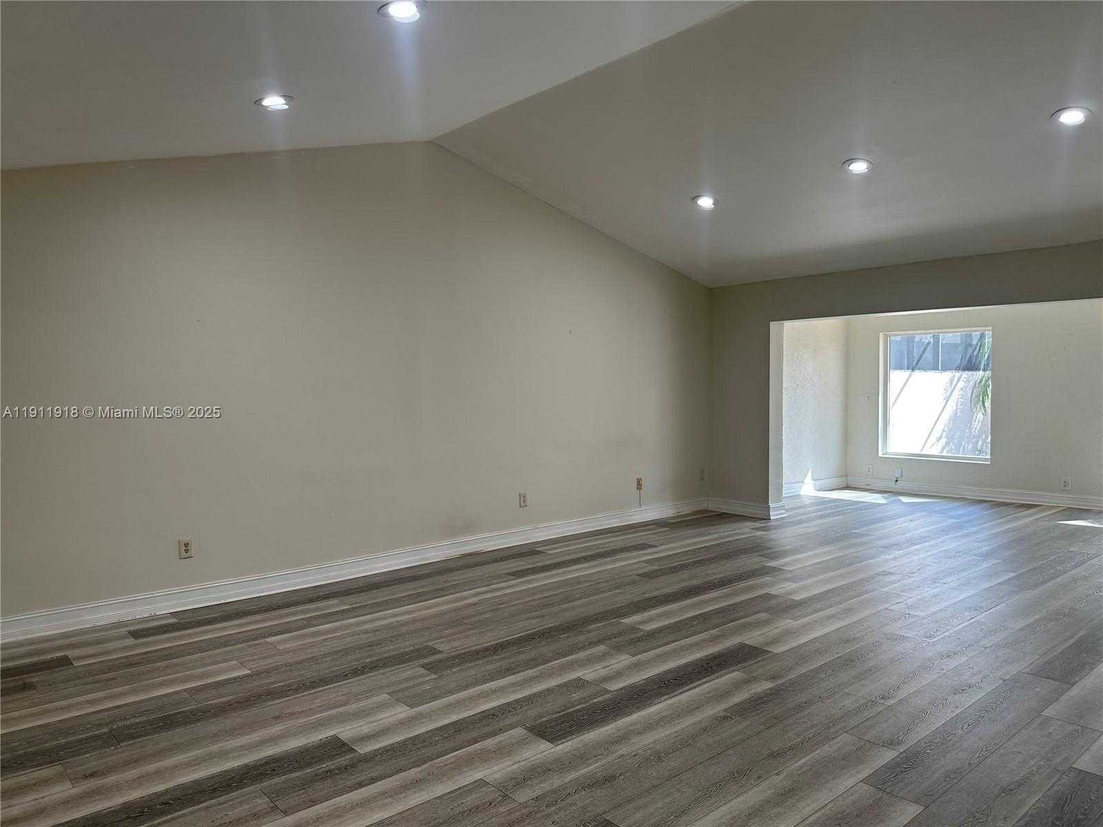 Small Image of 11354 SOUTH WEST 87TH TER #11354, Miami Number 15