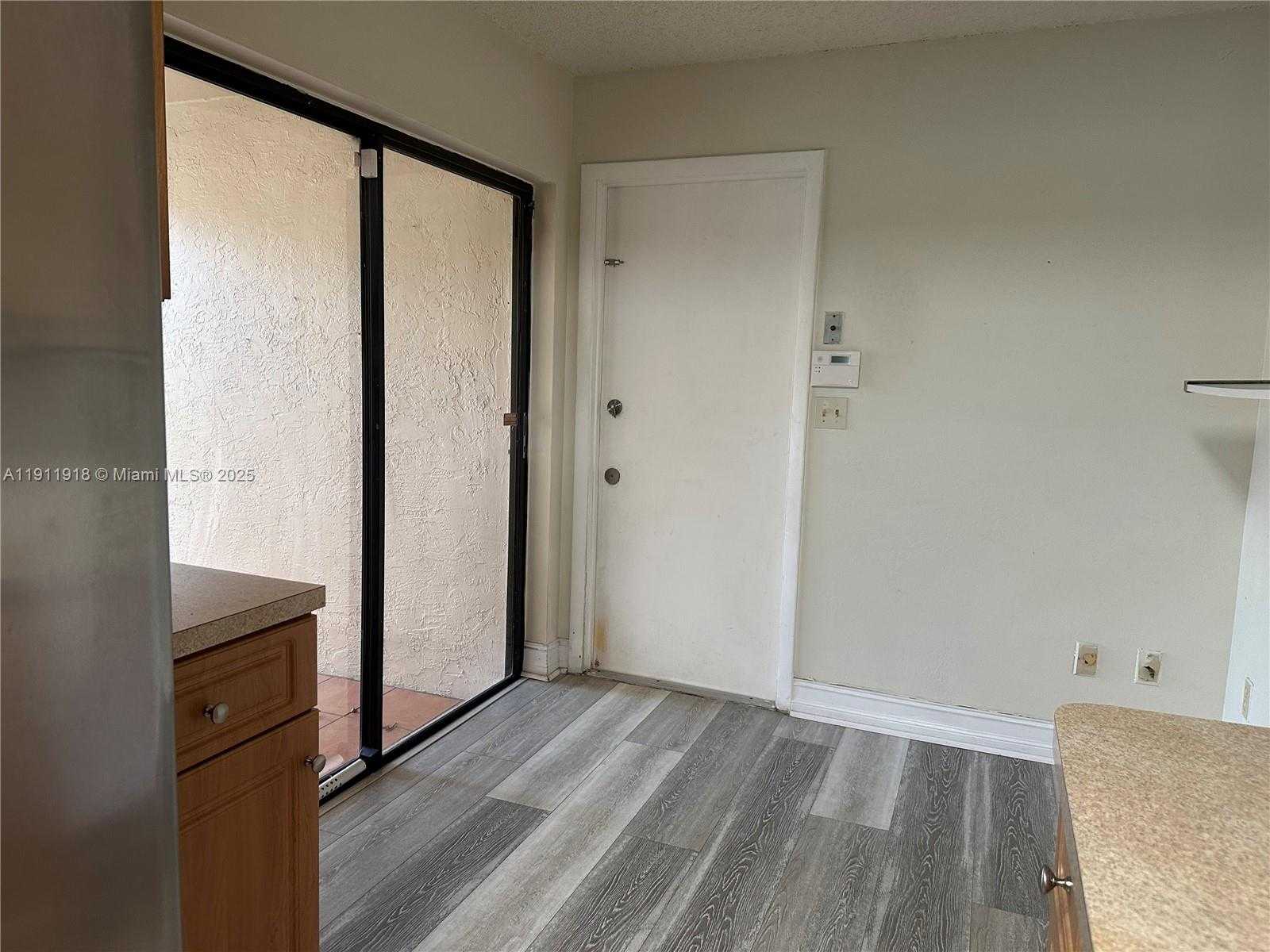 Small Image of 11354 SOUTH WEST 87TH TER #11354, Miami Number 21