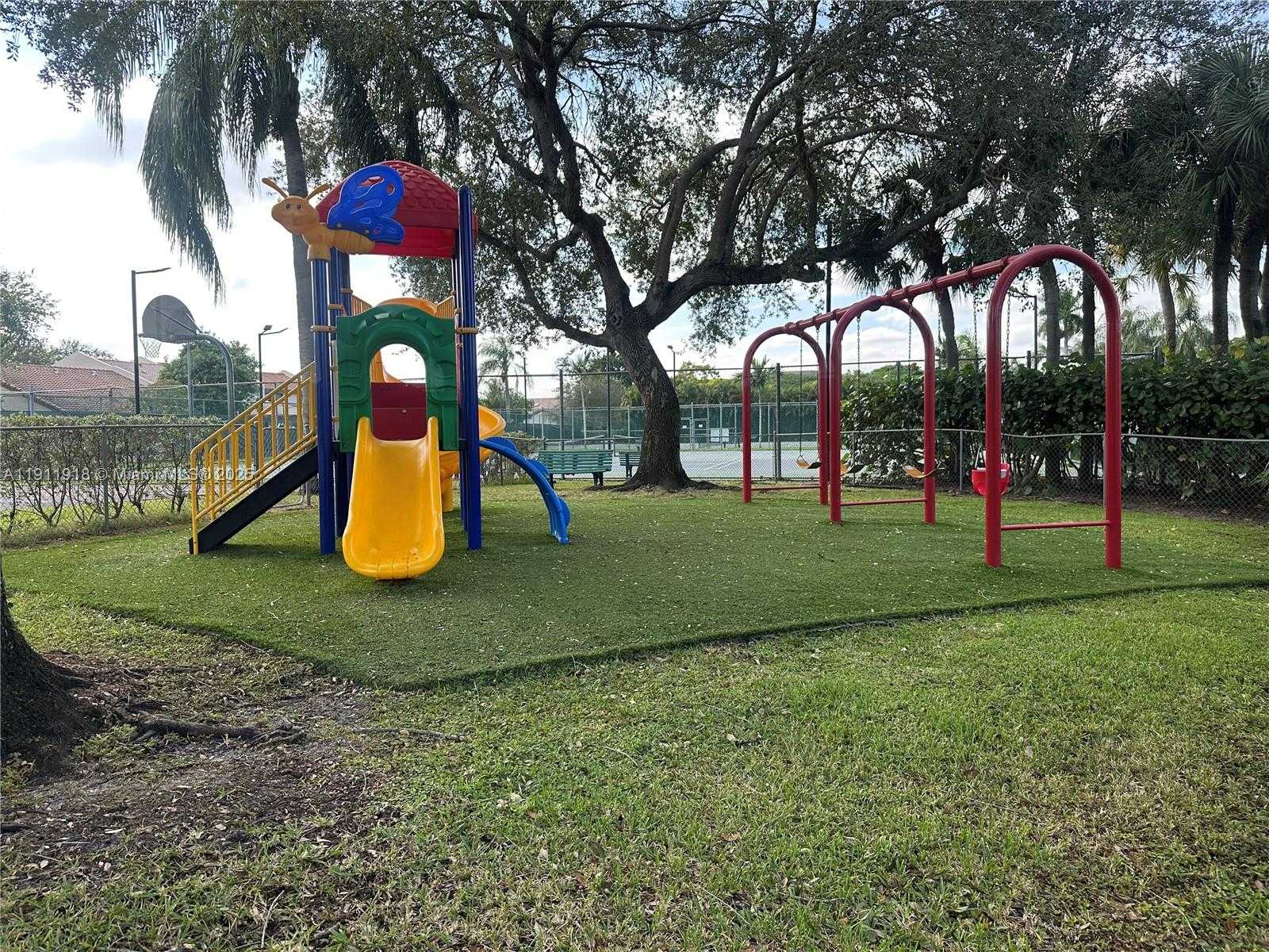 Small Image of 11354 SOUTH WEST 87TH TER #11354, Miami Number 23