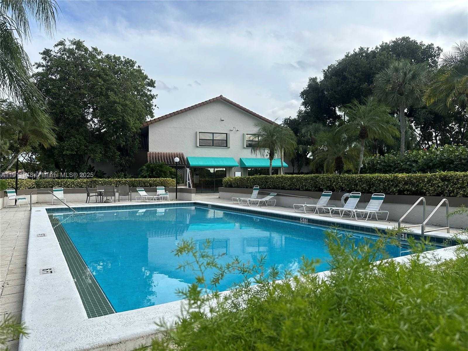 Small Image of 11354 SOUTH WEST 87TH TER #11354, Miami Number 24