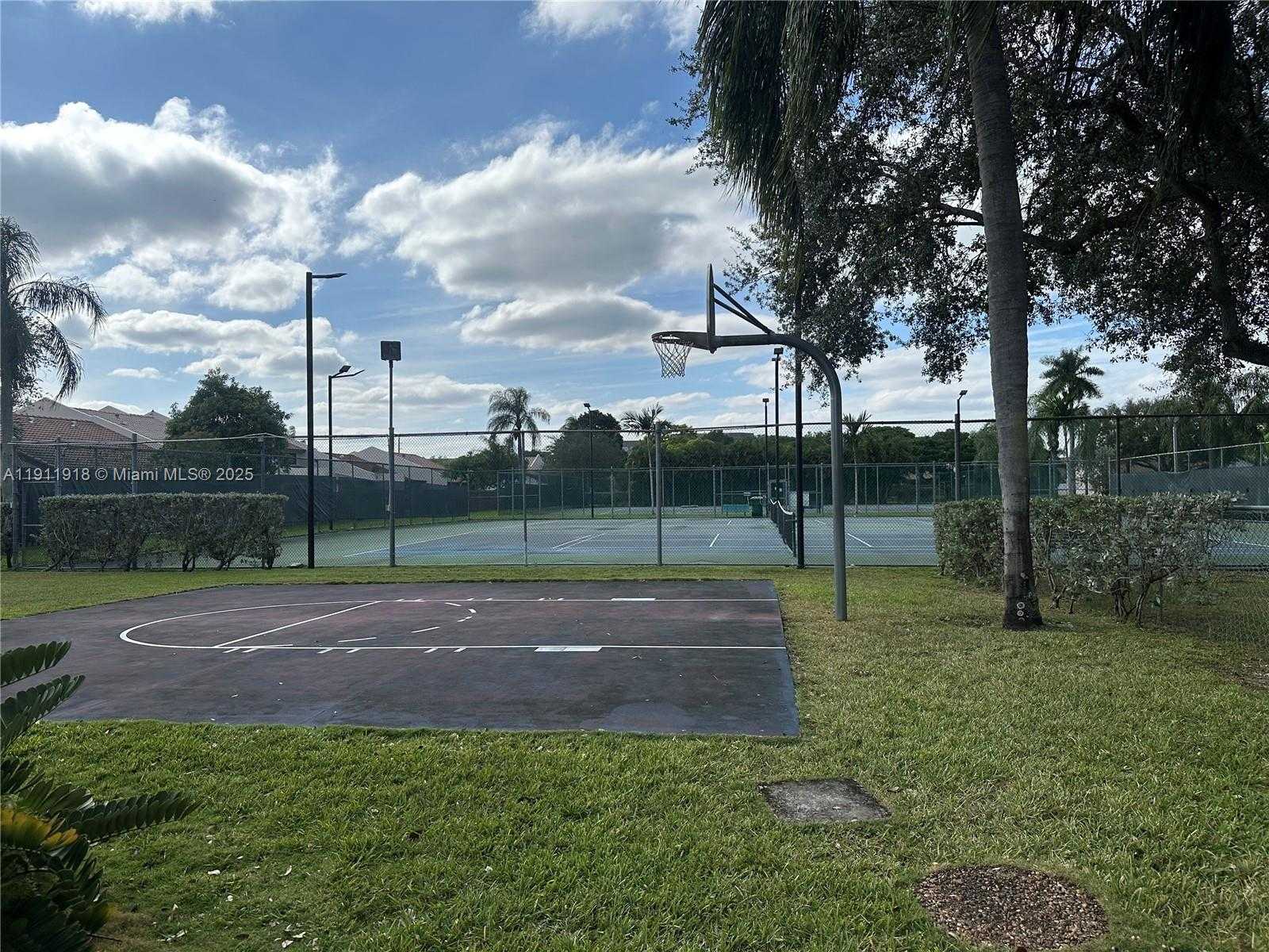 Small Image of 11354 SOUTH WEST 87TH TER #11354, Miami Number 25