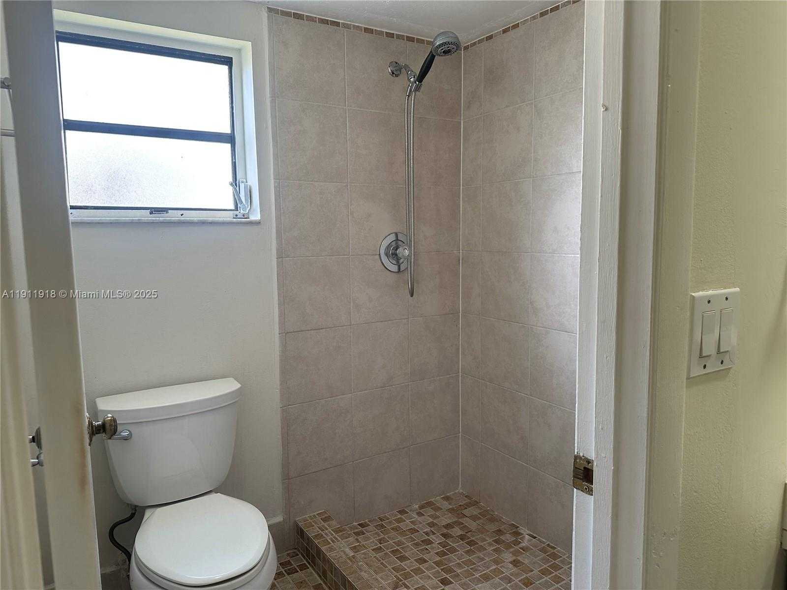 Small Image of 11354 SOUTH WEST 87TH TER #11354, Miami Number 6