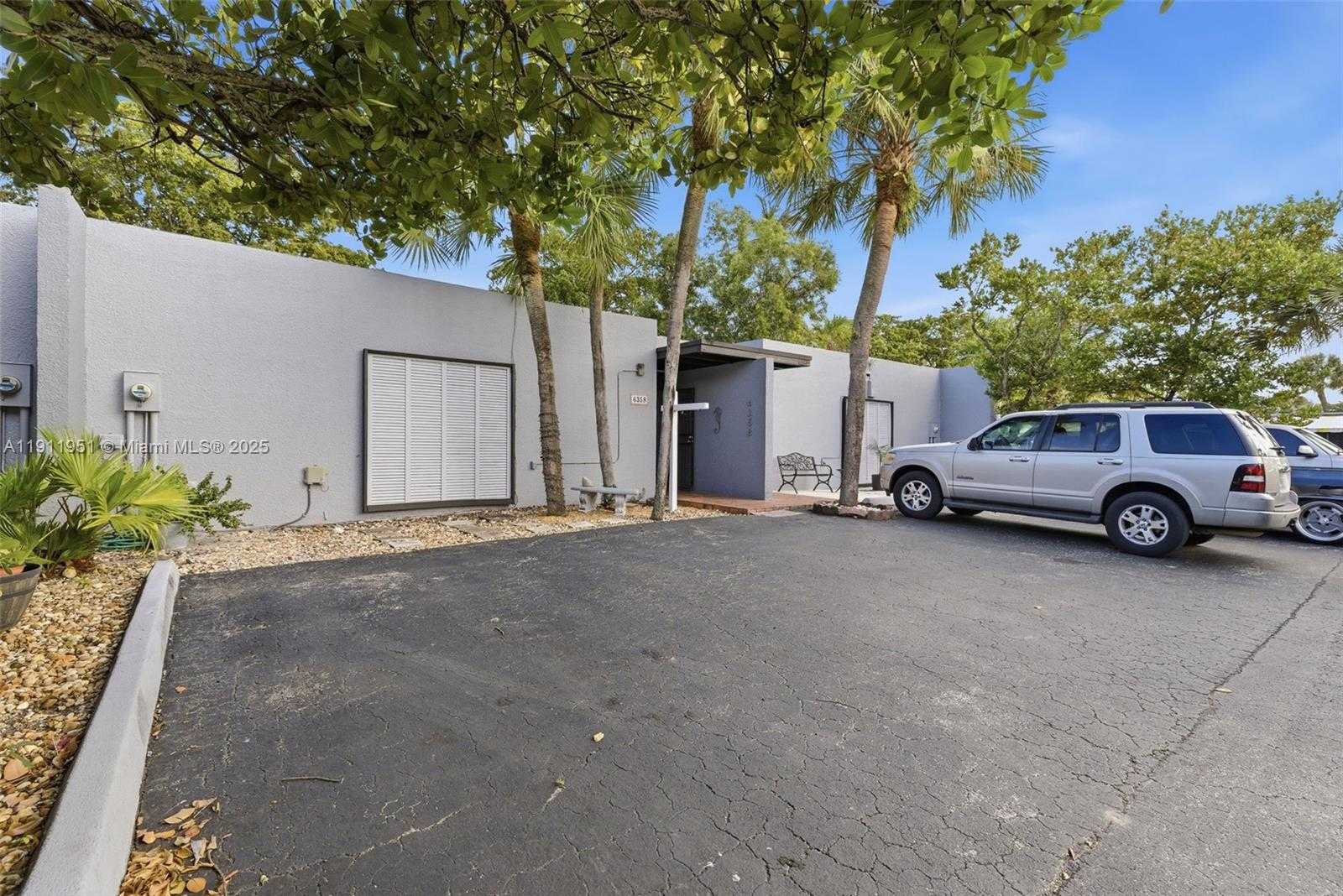 Small Image of 6358 MILK WAGON LN #6358, Miami Lakes Number 3