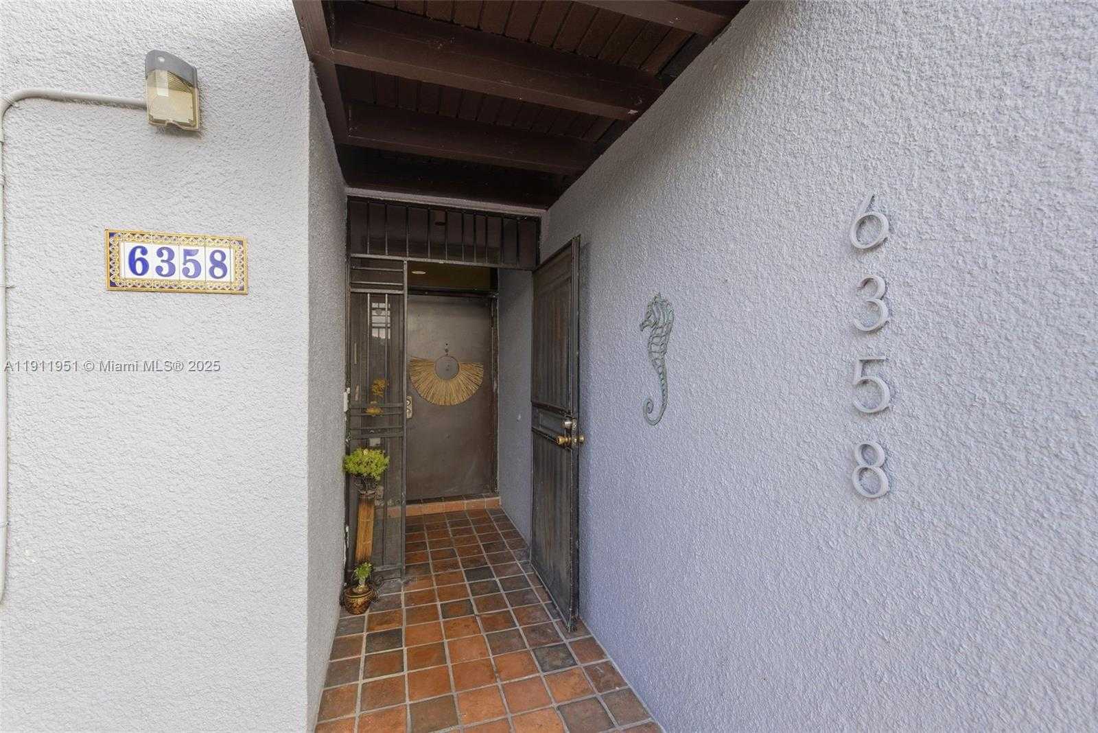 Small Image of 6358 MILK WAGON LN #6358, Miami Lakes Number 4