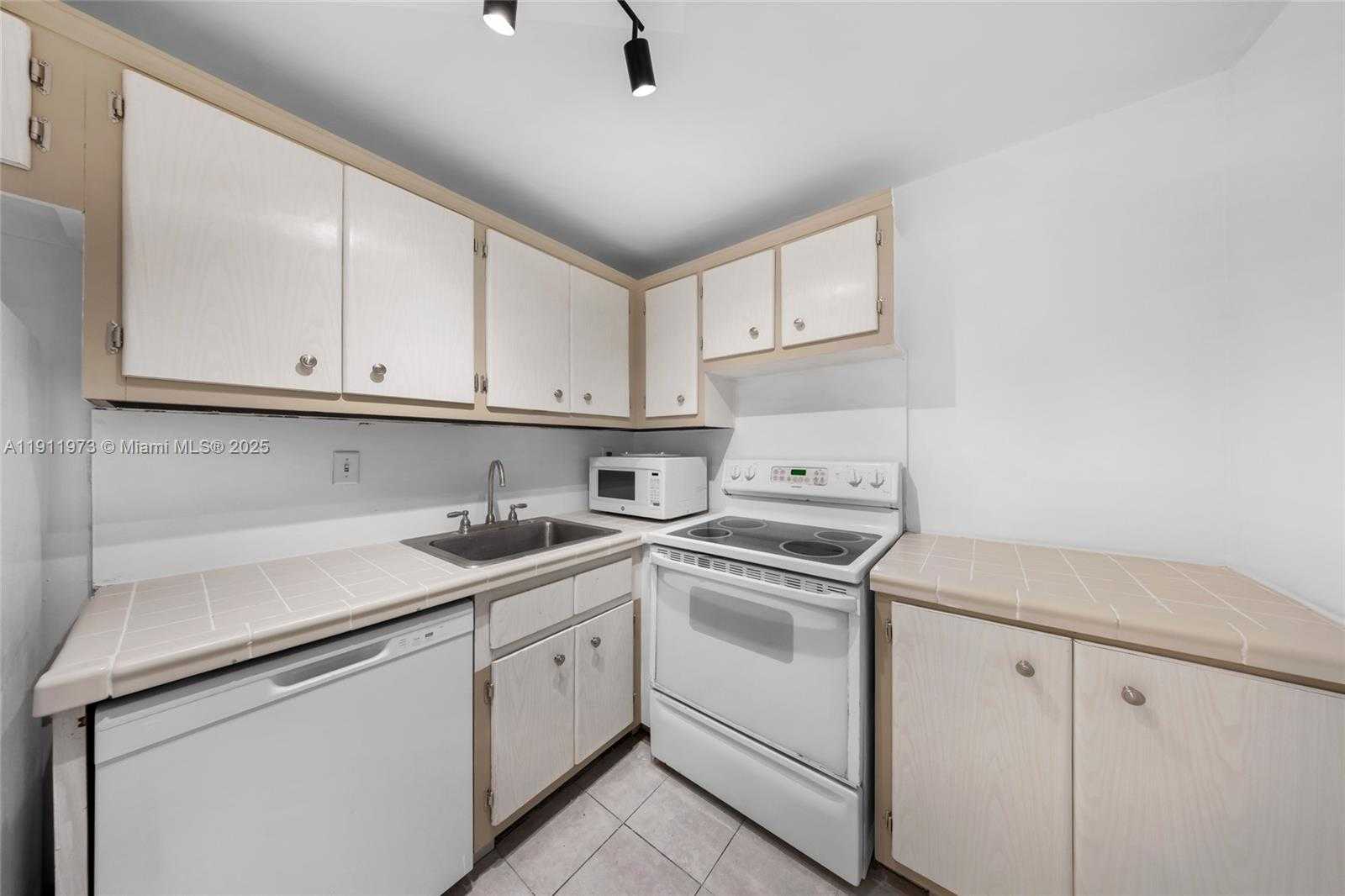 Small Image of 1865 79TH ST CSWY #14D, North Bay Village Number 26