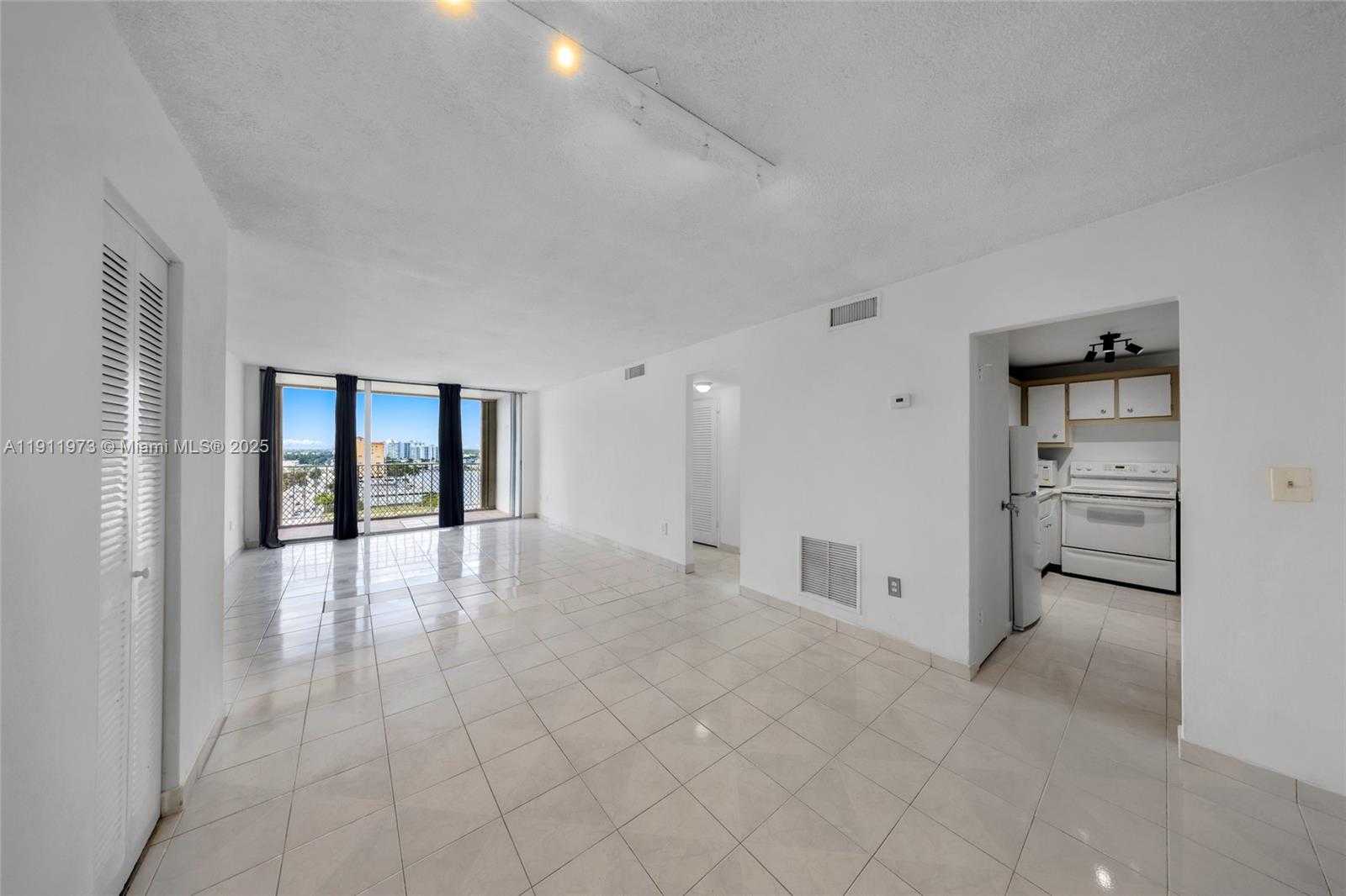 Small Image of 1865 79TH ST CSWY #14D, North Bay Village Number 4