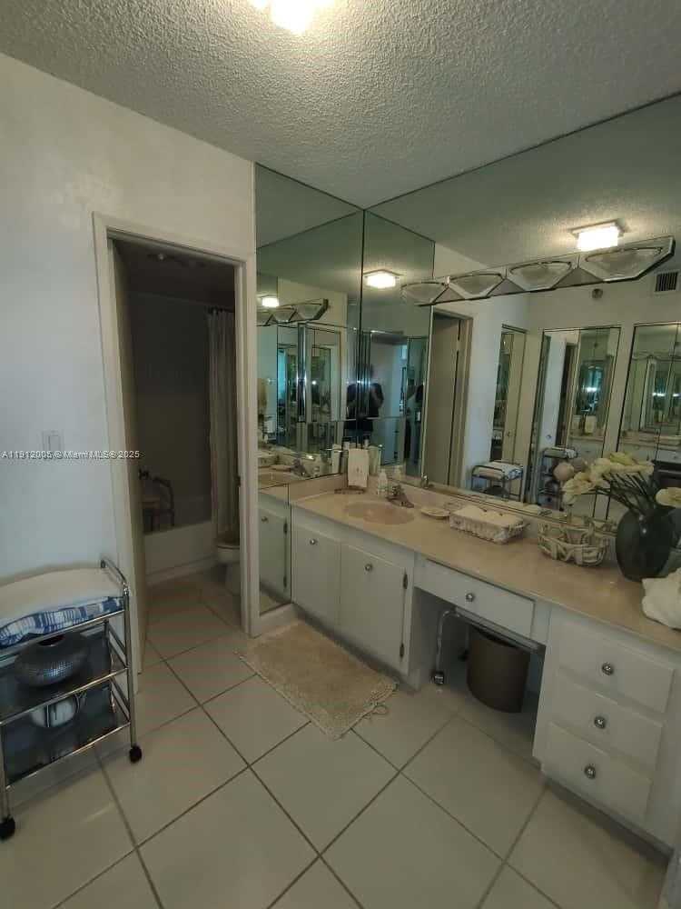 Small Image of 20515 EAST COUNTRY CLUB DR #2047, Aventura Number 6