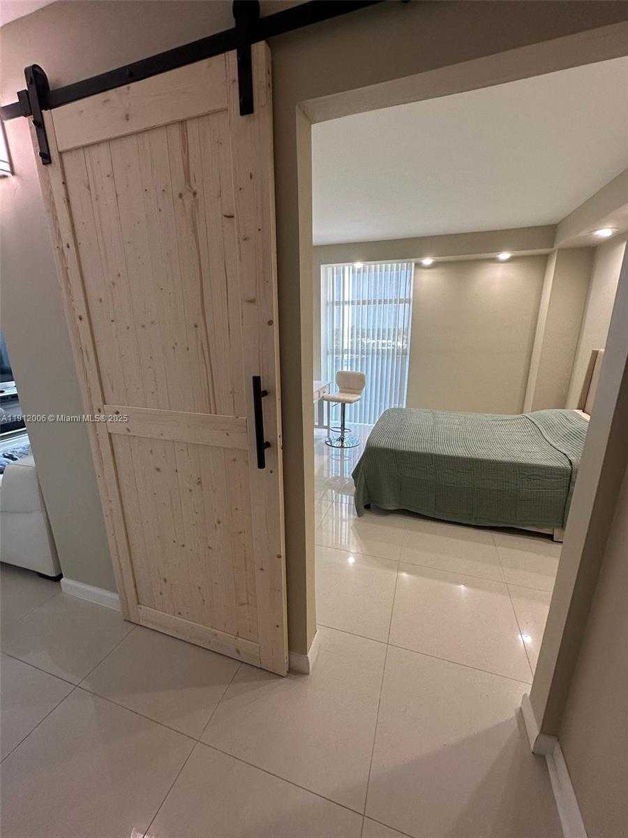 Small Image of 20515 EAST COUNTRY CLUB DR #747, Aventura Number 10