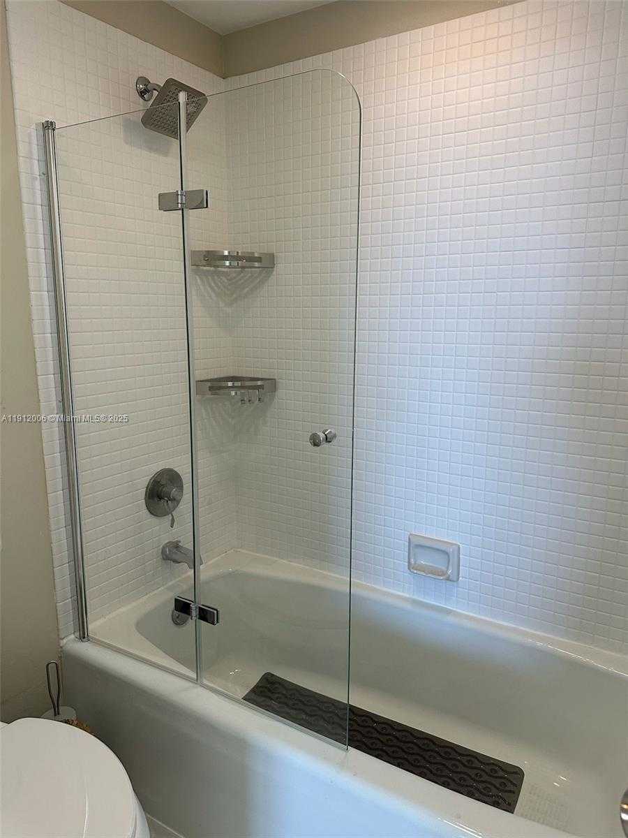 Small Image of 20515 EAST COUNTRY CLUB DR #747, Aventura Number 16