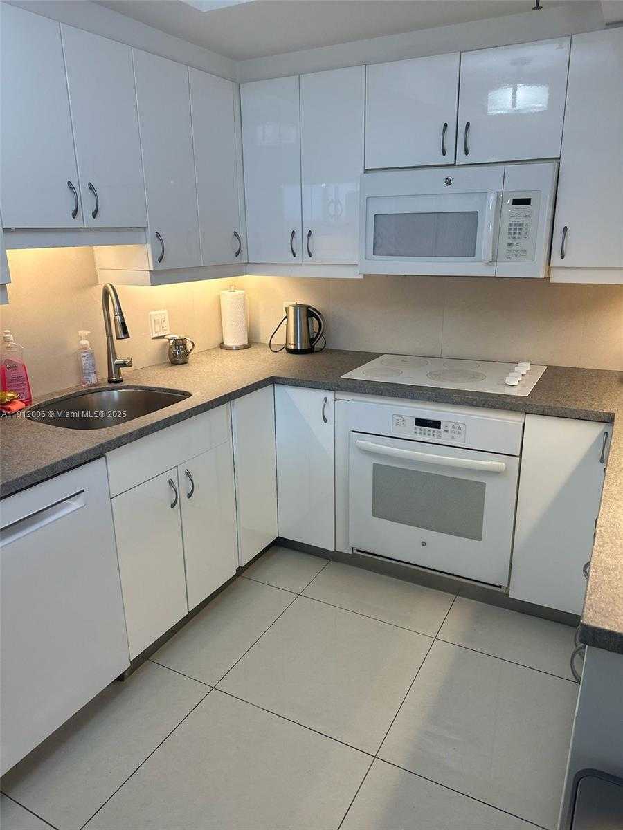 Small Image of 20515 EAST COUNTRY CLUB DR #747, Aventura Number 4