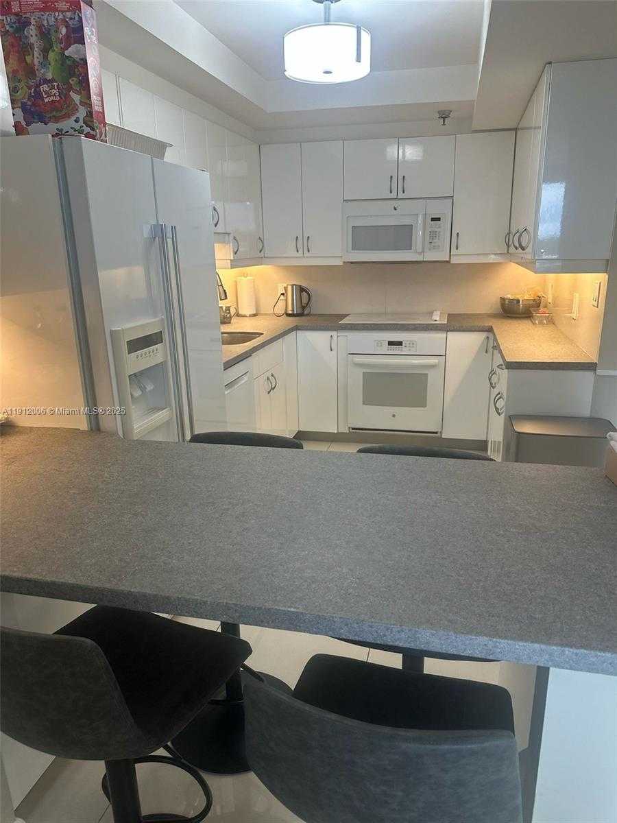 Small Image of 20515 EAST COUNTRY CLUB DR #747, Aventura Number 5