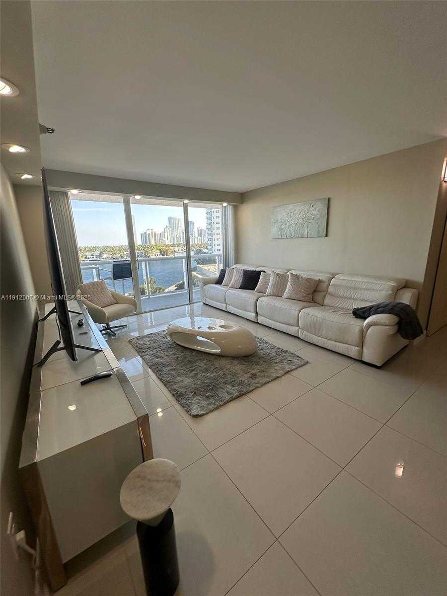Small Image of 20515 EAST COUNTRY CLUB DR #747, Aventura Number 7