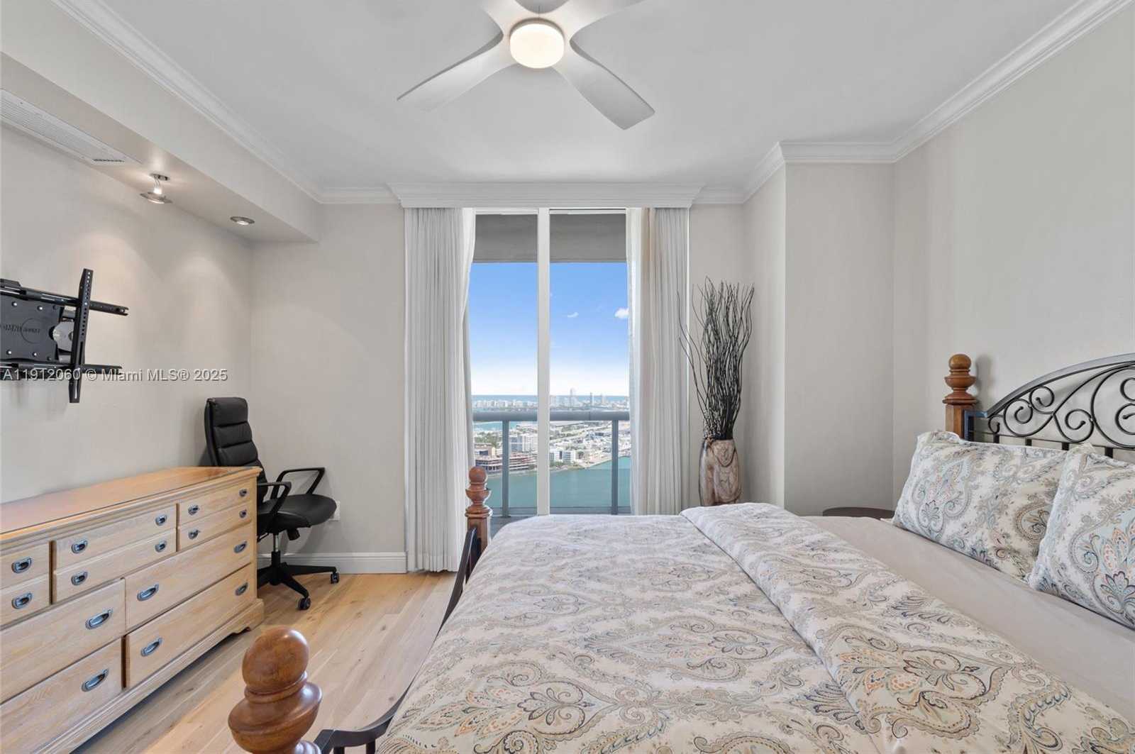 Small Image of 50 BISCAYNE BLVD #4808, Miami Number 39