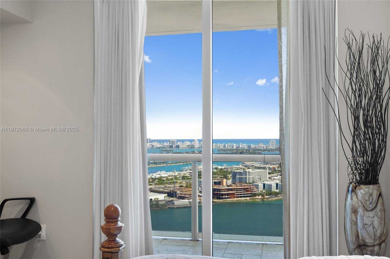Small Image of 50 BISCAYNE BLVD #4808, Miami Number 40