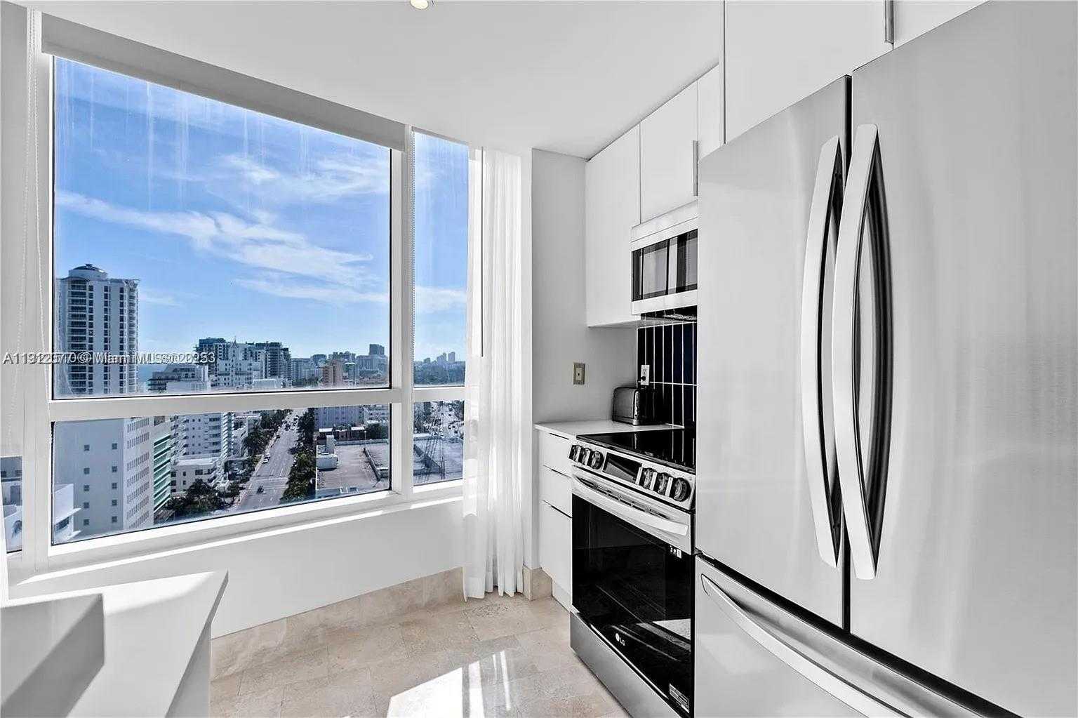 Small Image of 4401 COLLINS AVE #1604, Miami Beach Number 3