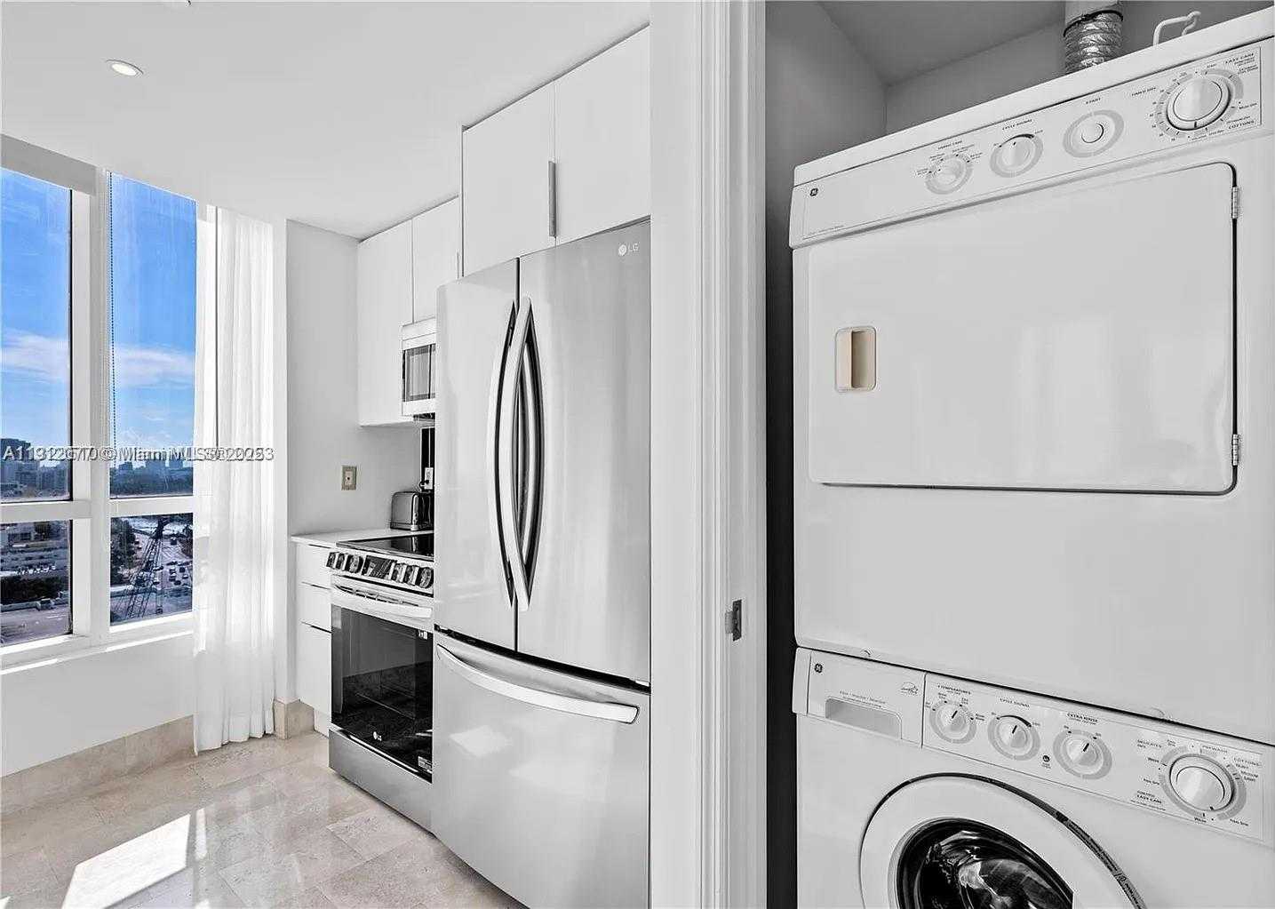Small Image of 4401 COLLINS AVE #1604, Miami Beach Number 8