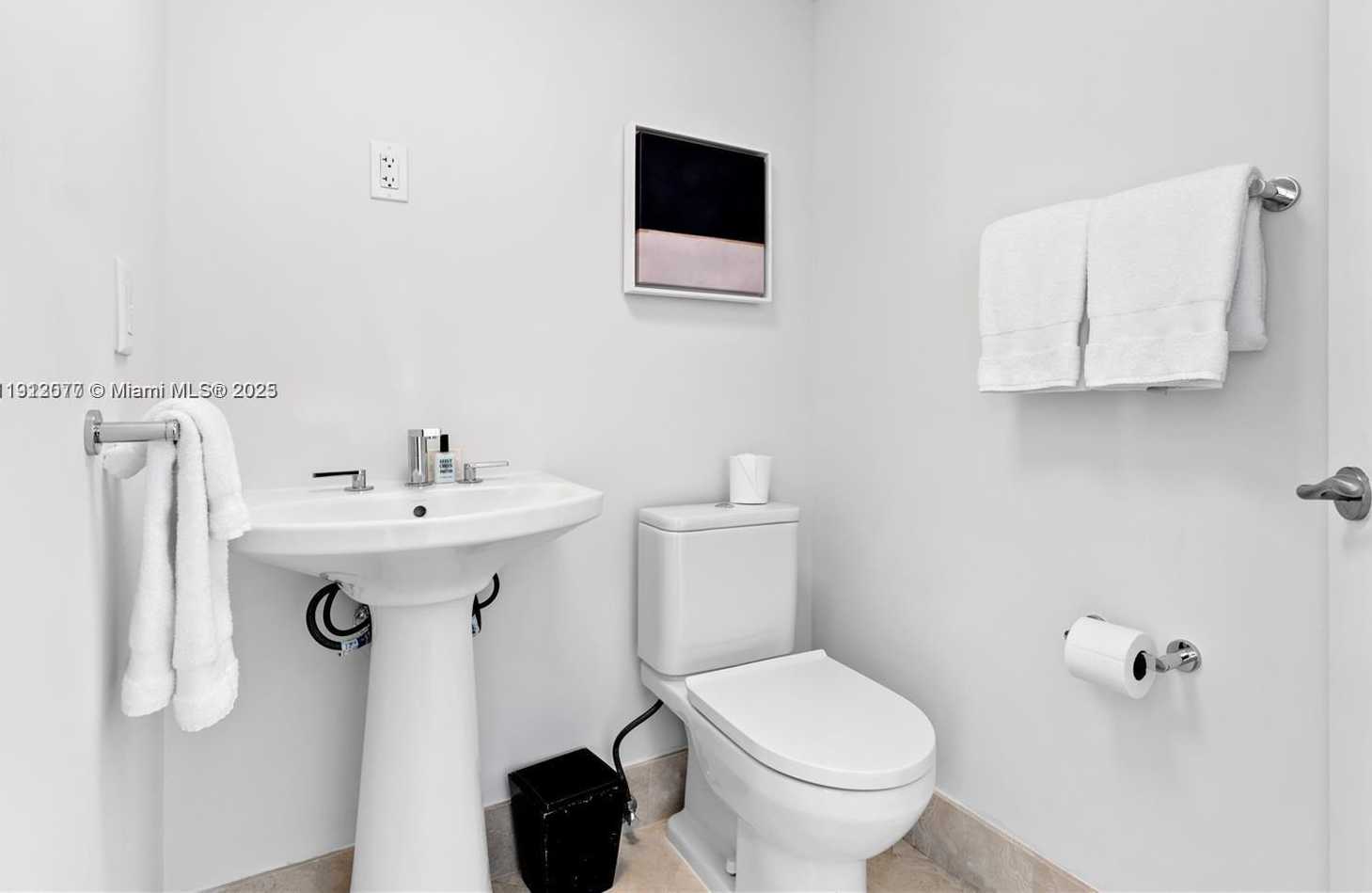 Small Image of 4401 COLLINS AVE #1604, Miami Beach Number 9