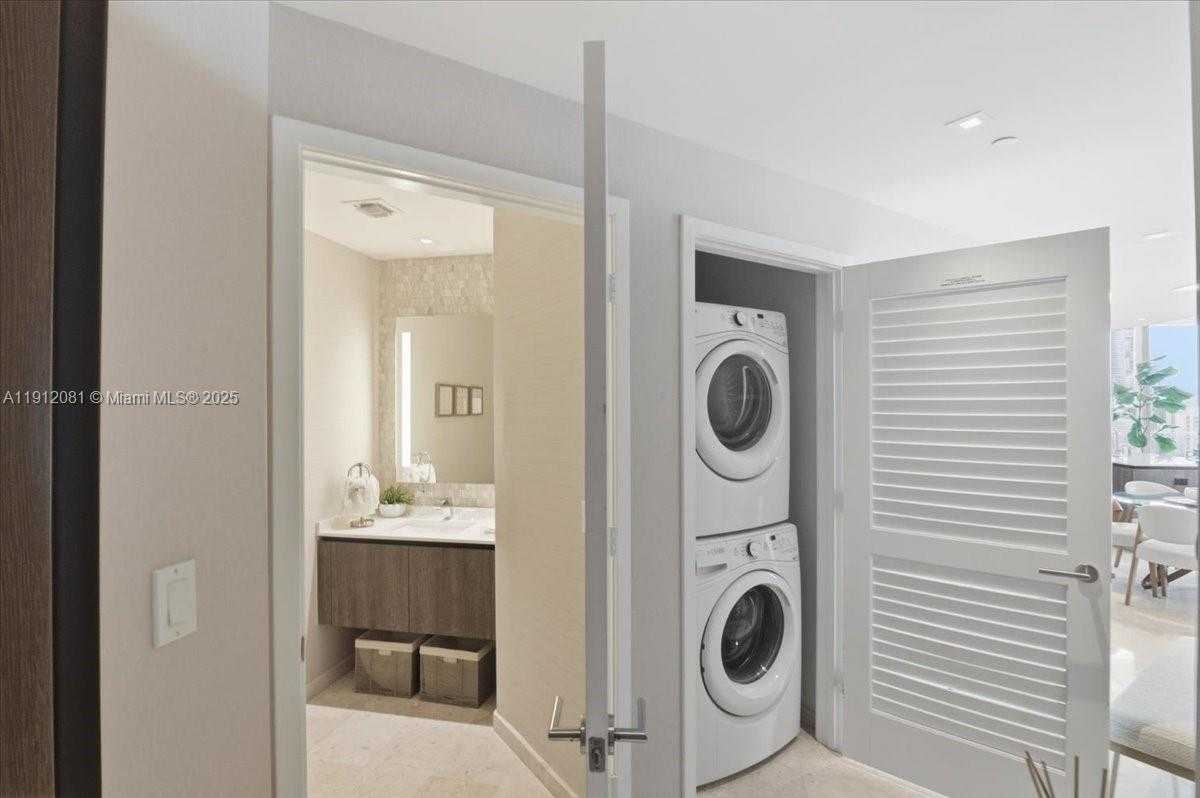 Small Image of 88 SOUTH WEST 7TH ST #1111, Miami Number 23