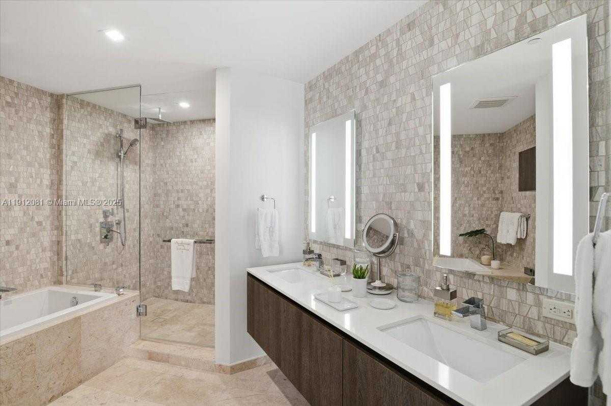 Small Image of 88 SOUTH WEST 7TH ST #1111, Miami Number 32