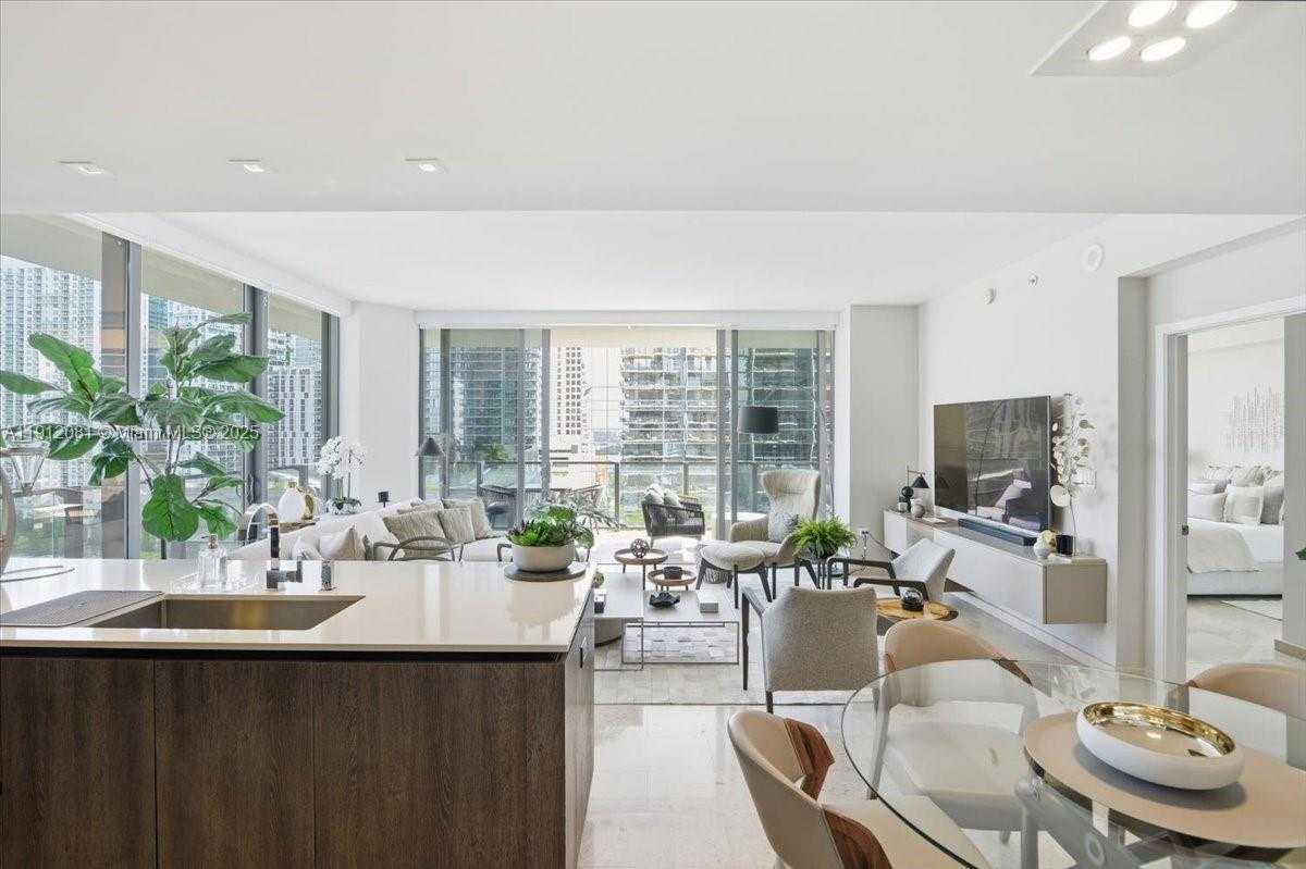 Small Image of 88 SOUTH WEST 7TH ST #1111, Miami Number 4