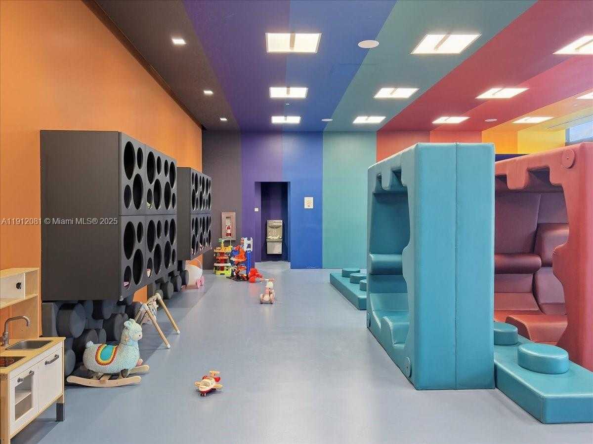 Small Image of 88 SOUTH WEST 7TH ST #1111, Miami Number 61