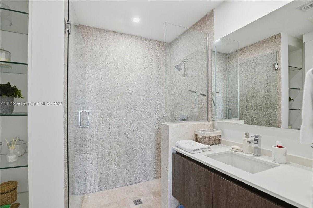 Small Image of 88 SOUTH WEST 7TH ST #1111, Miami Number 69