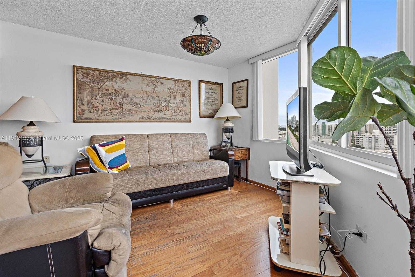 Small Image of 7135 COLLINS AVE #1425, Miami Beach Number 14