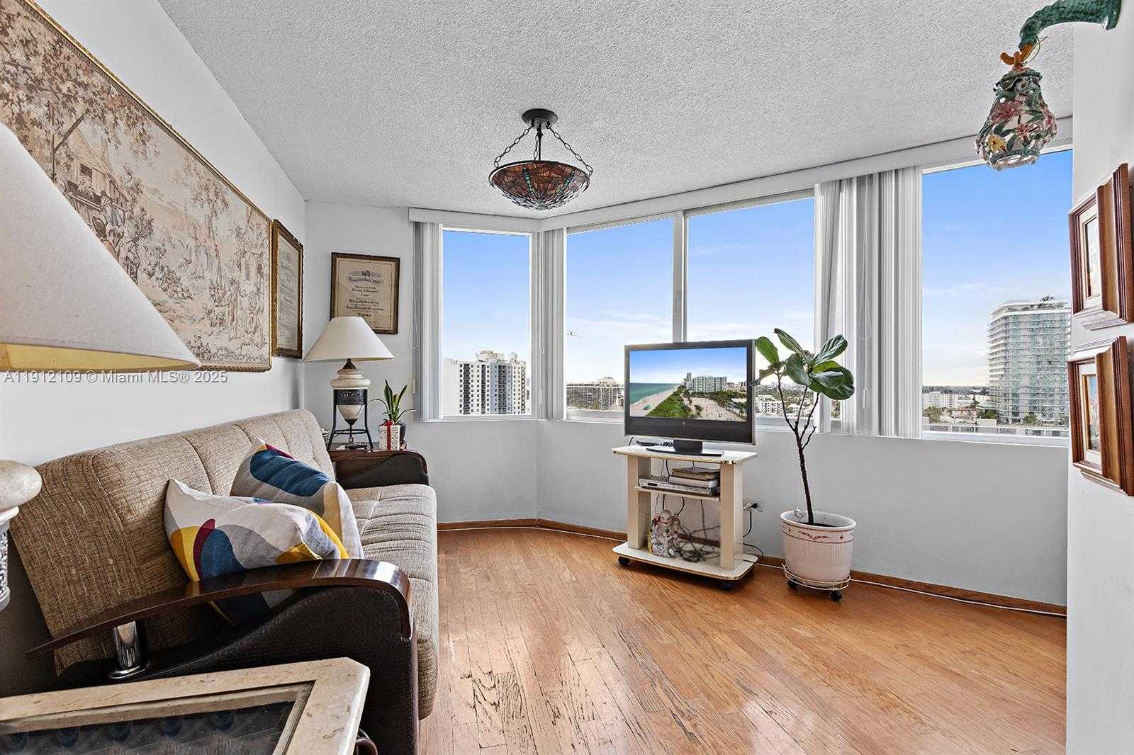 Small Image of 7135 COLLINS AVE #1425, Miami Beach Number 15