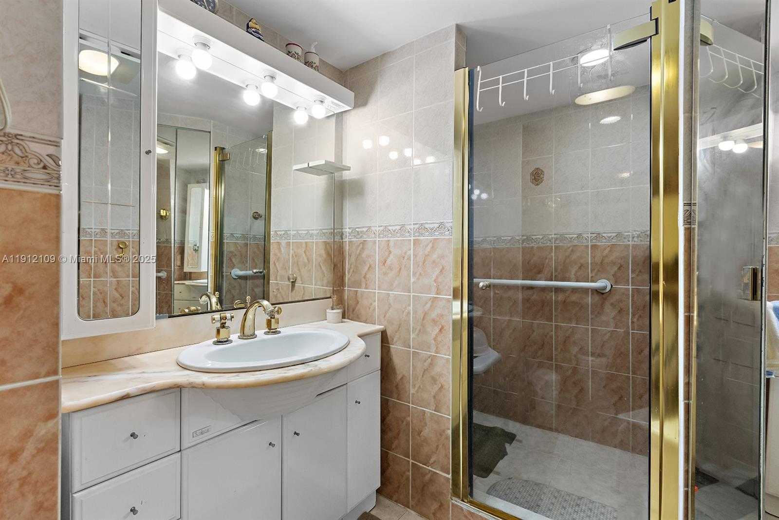 Small Image of 7135 COLLINS AVE #1425, Miami Beach Number 16