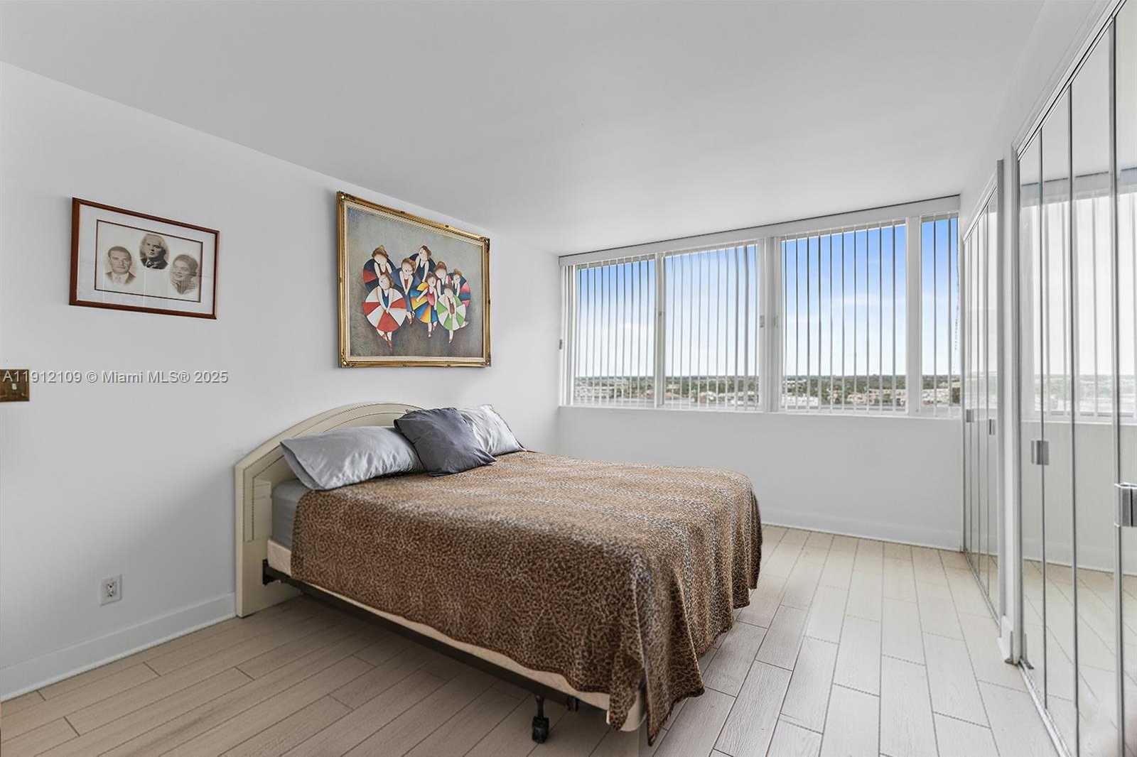 Small Image of 7135 COLLINS AVE #1425, Miami Beach Number 19